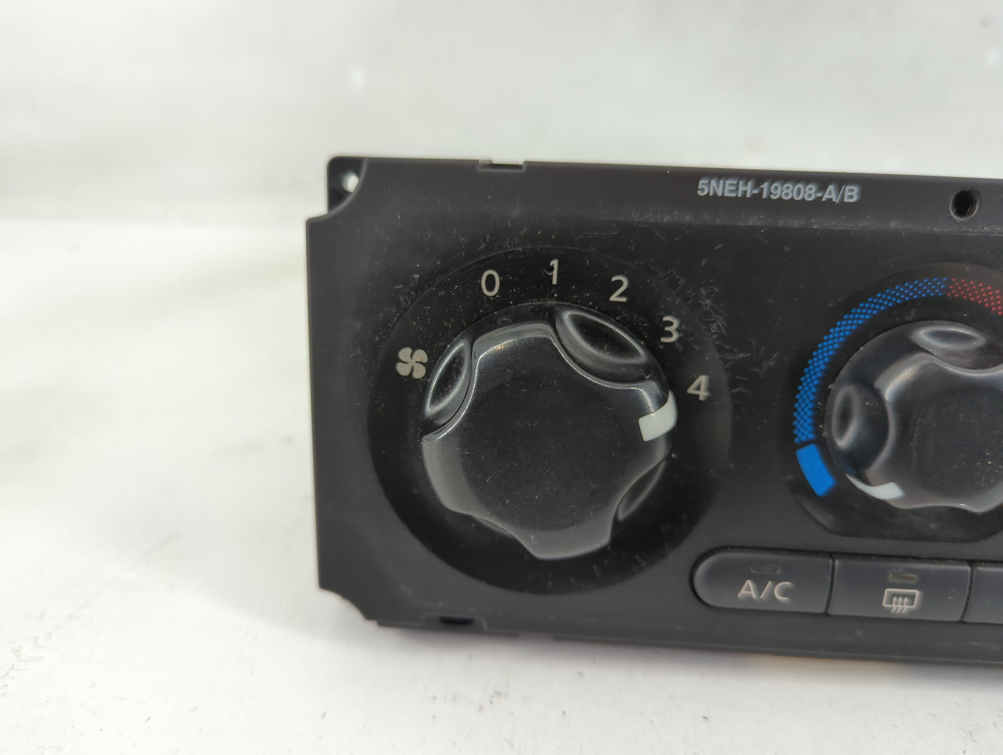 2005-2010 Nissan Xterra Climate Control Module Temperature AC/Heater Replacement P/N:5NEH-19808-B 5NEH-19808-A Fits OEM Used