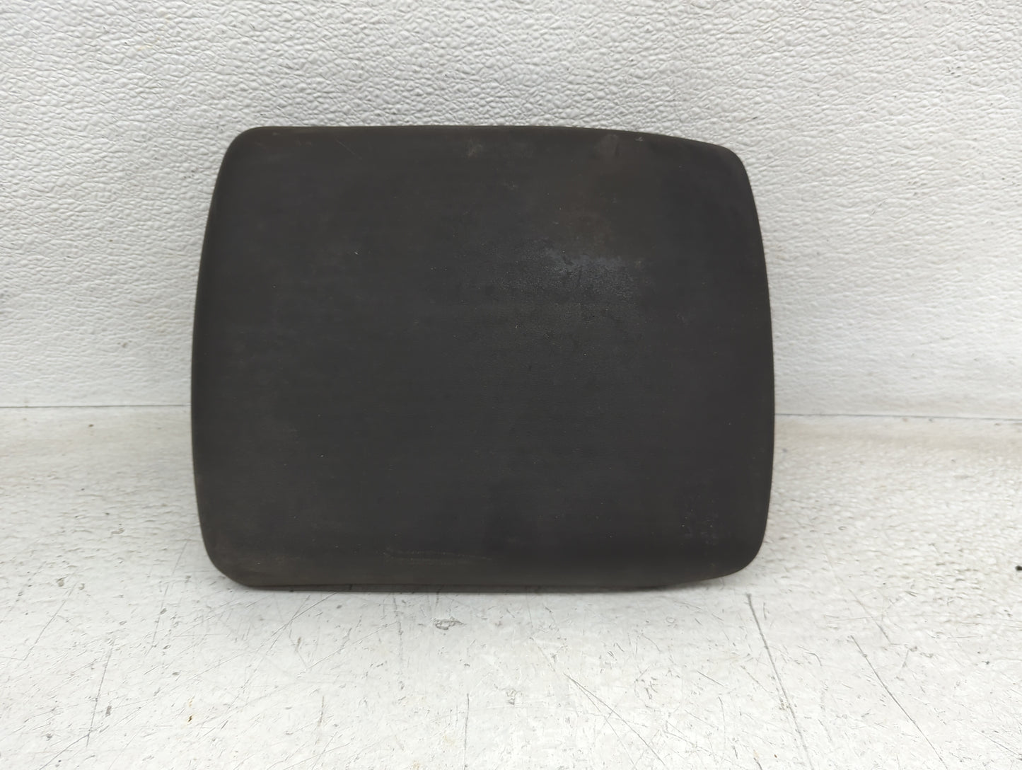 2010 Nissan Xterra Center Console Armrest Cover Lid Fits OEM Used Auto Parts - Oemusedautoparts1.com