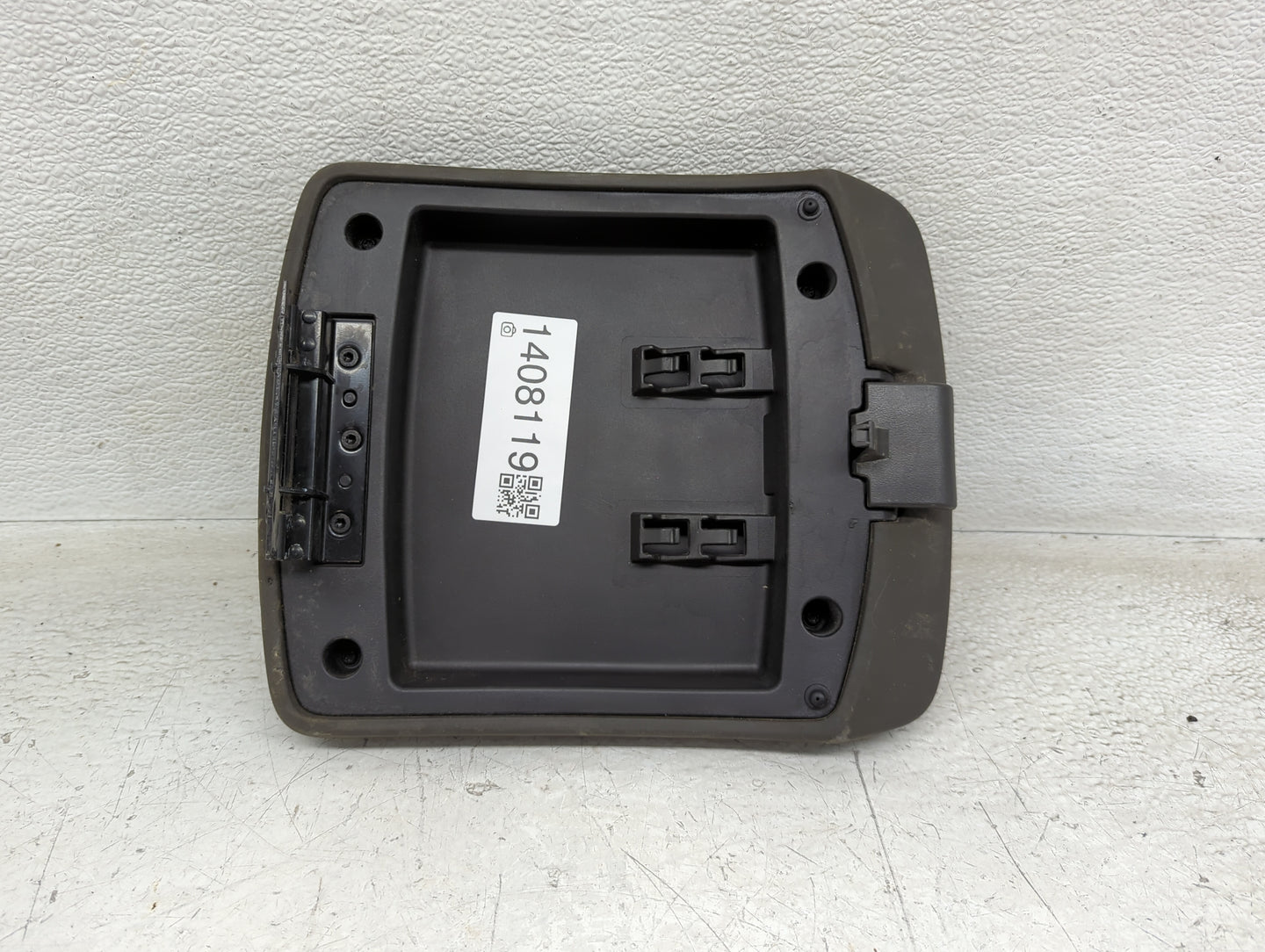 2010 Nissan Xterra Center Console Armrest Cover Lid Fits OEM Used Auto Parts - Oemusedautoparts1.com