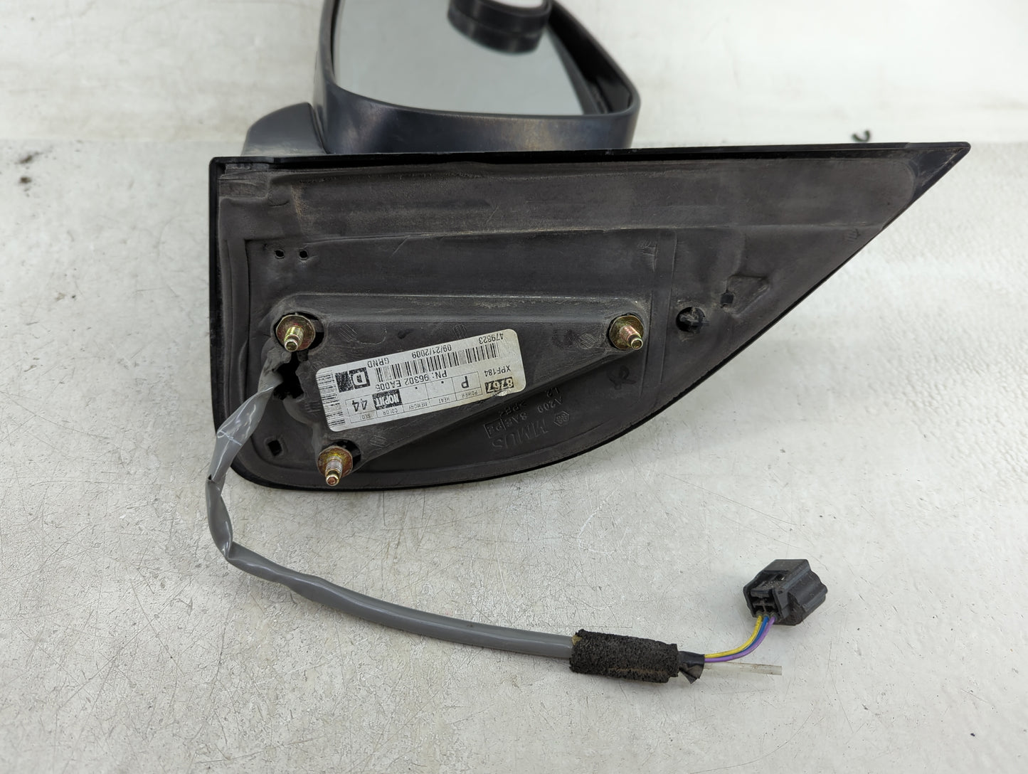 2005-2015 Nissan Xterra Driver Side View Mirror - Left Door Mirror OEM Used - Oemusedautoparts1.com