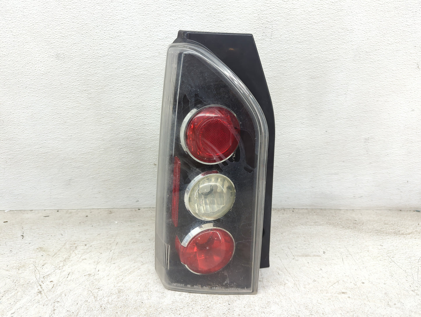 2005-2015 Nissan Xterra Tail Light Assembly Passenger Right OEM Fits Fits 2005 2006 2007 2008 2009 2010 2011 2012 2013 2014 