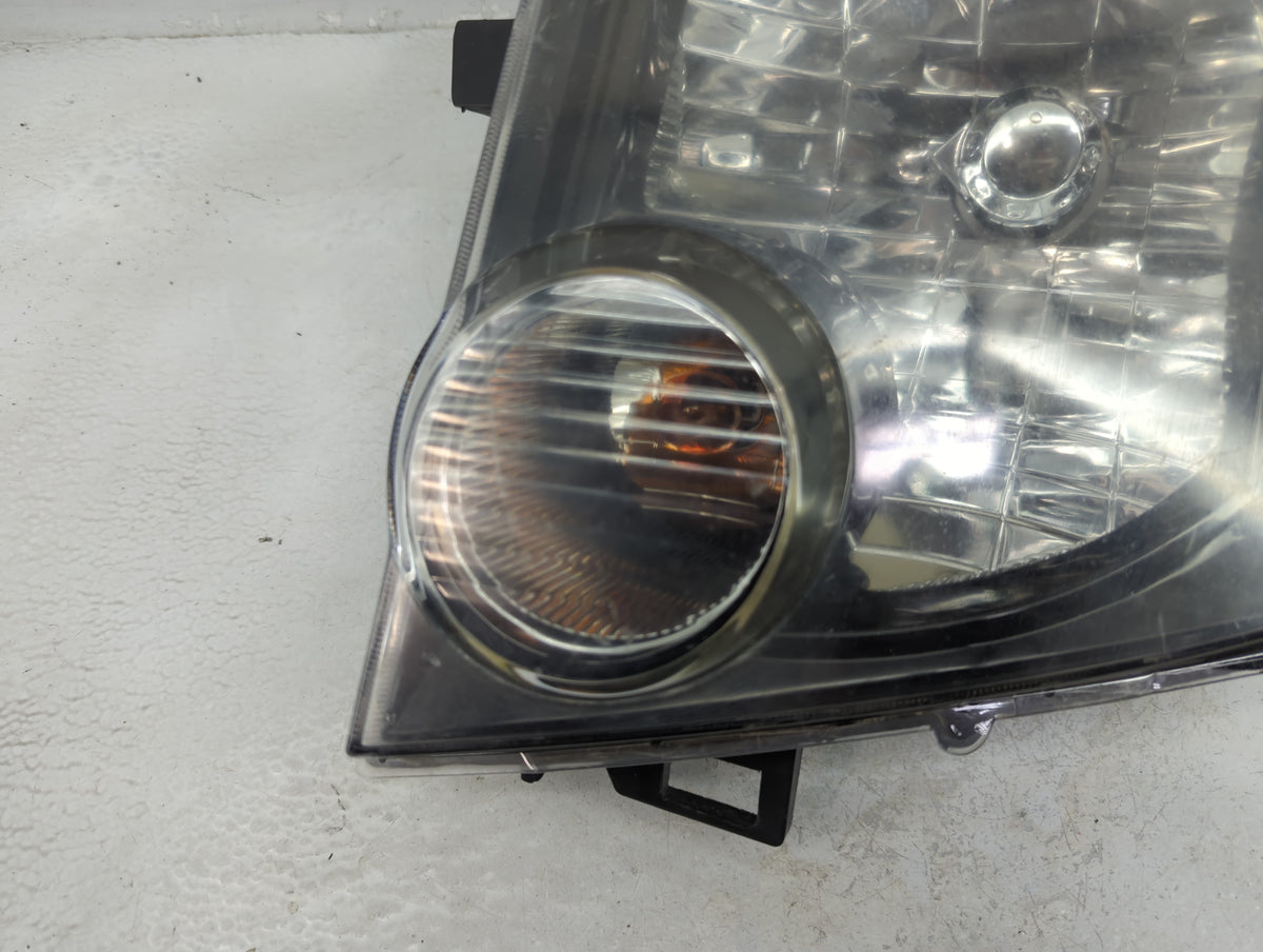 2009-2015 Nissan Xterra Passenger Right Oem Head Light Headlight Lamp - Oemusedautoparts1.com