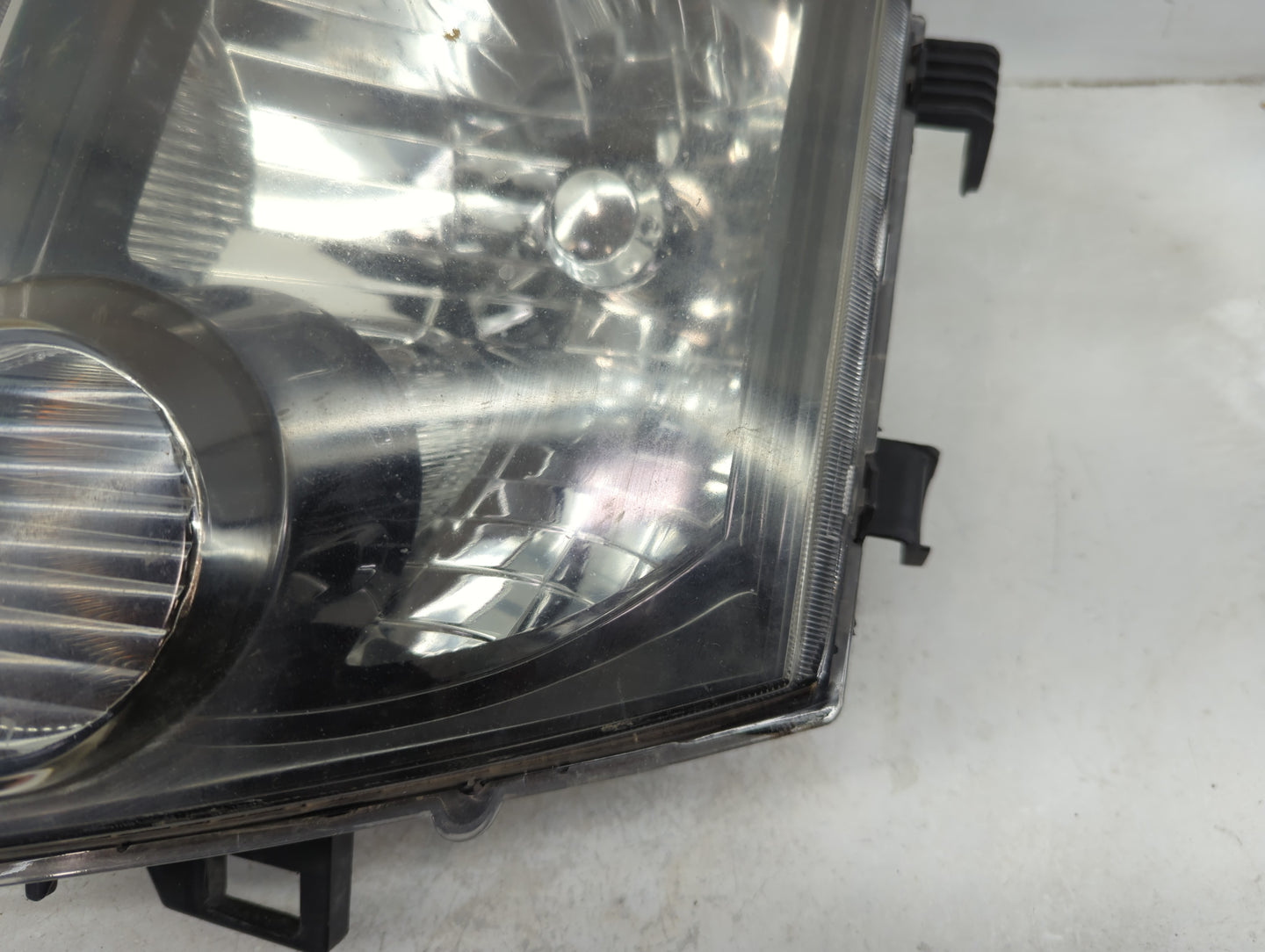 2009-2015 Nissan Xterra Passenger Right Oem Head Light Headlight Lamp - Oemusedautoparts1.com