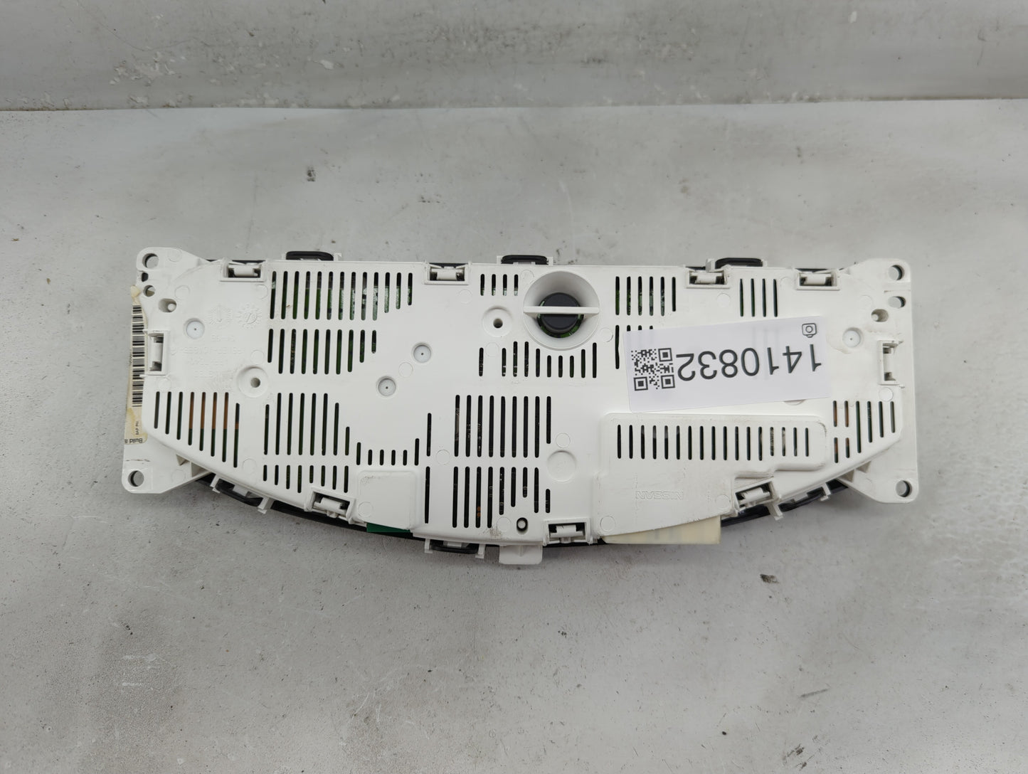 2010 Nissan Xterra Instrument Cluster Speedometer Gauges P/N:24810-ZL80E Miles: Fits OEM Used Auto Parts - Oemusedautoparts1