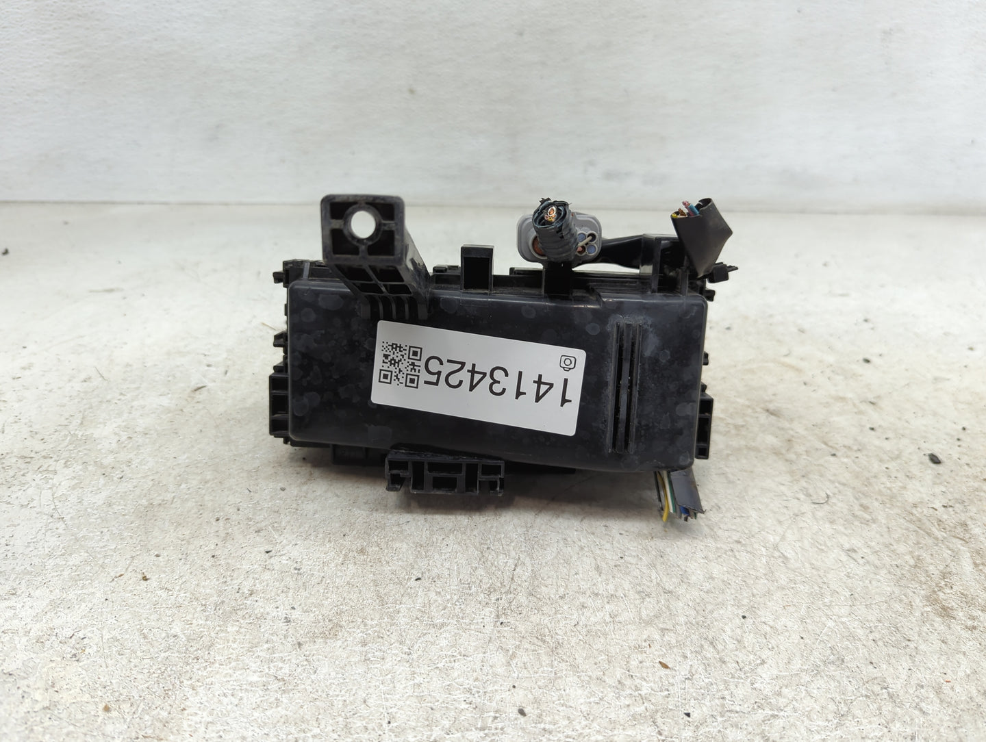 2010-2015 Nissan Xterra Fusebox Fuse Box Panel Relay Module P/N:24382 Fits OEM Used Auto Parts - Oemusedautoparts1.com