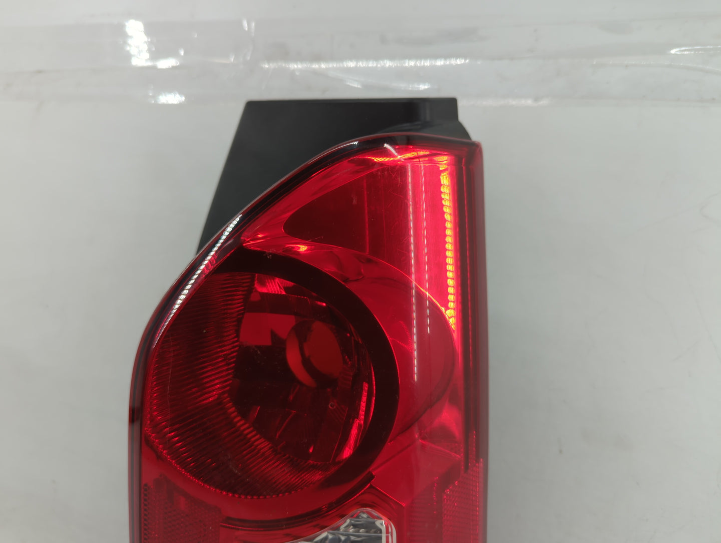 2005-2015 Nissan Xterra Tail Light Assembly Passenger Right OEM P/N:949 602 Fits OEM Used Auto Parts - Oemusedautoparts1.com