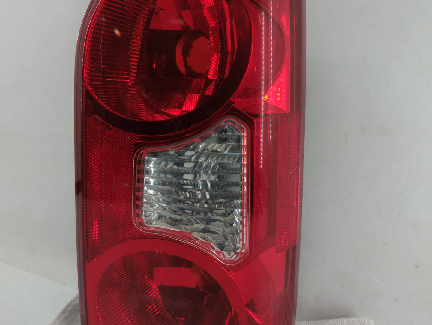 2005-2015 Nissan Xterra Tail Light Assembly Passenger Right OEM P/N:949 602 Fits OEM Used Auto Parts - Oemusedautoparts1.com