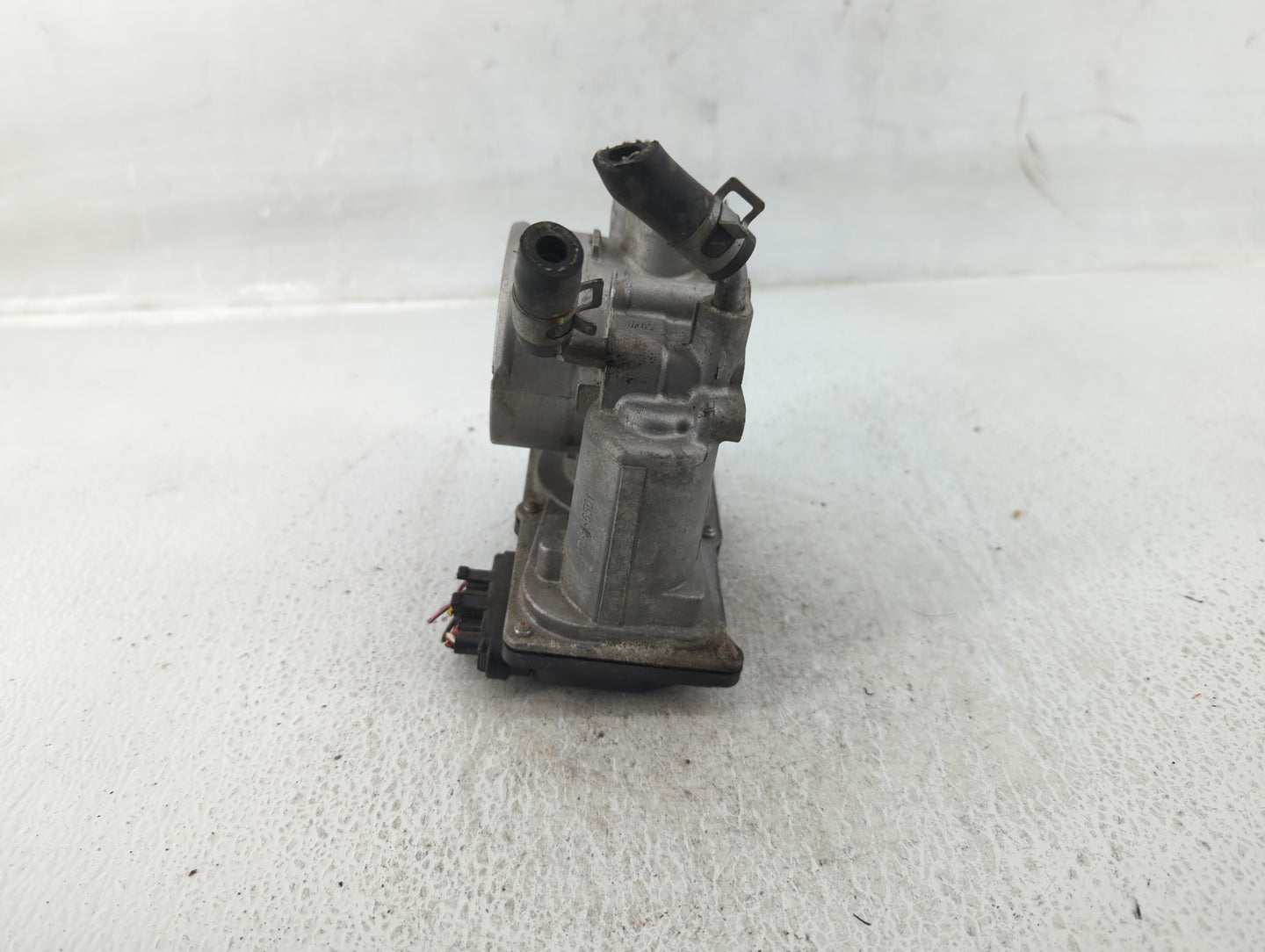 2005-2012 Nissan Xterra Throttle Body P/N:16119 7S001 Fits Fits 2005 2006 2007 2008 2009 2010 2011 2012 2013 2014 OEM Used A