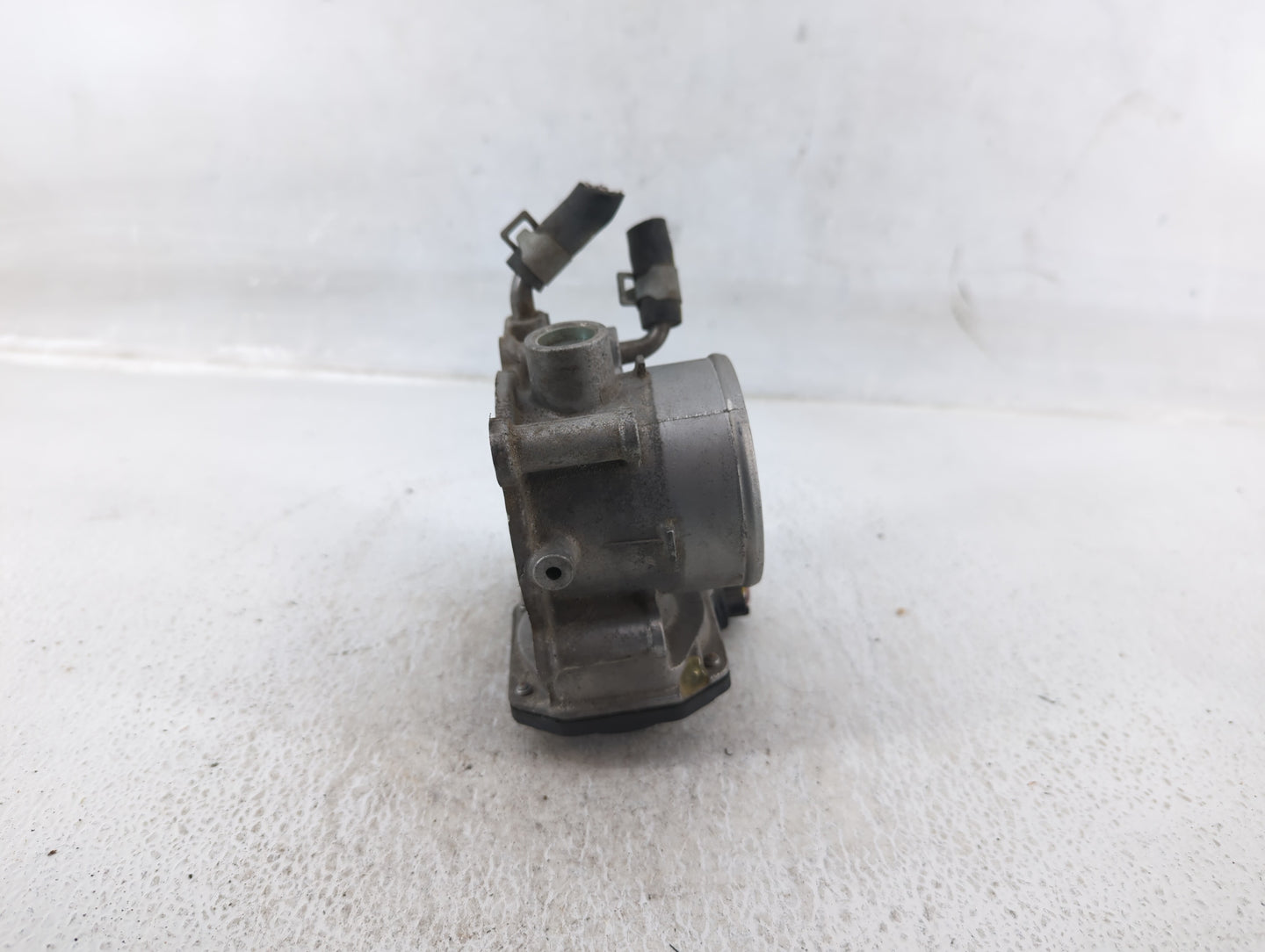 2005-2012 Nissan Xterra Throttle Body P/N:16119 7S001 Fits Fits 2005 2006 2007 2008 2009 2010 2011 2012 2013 2014 OEM Used A