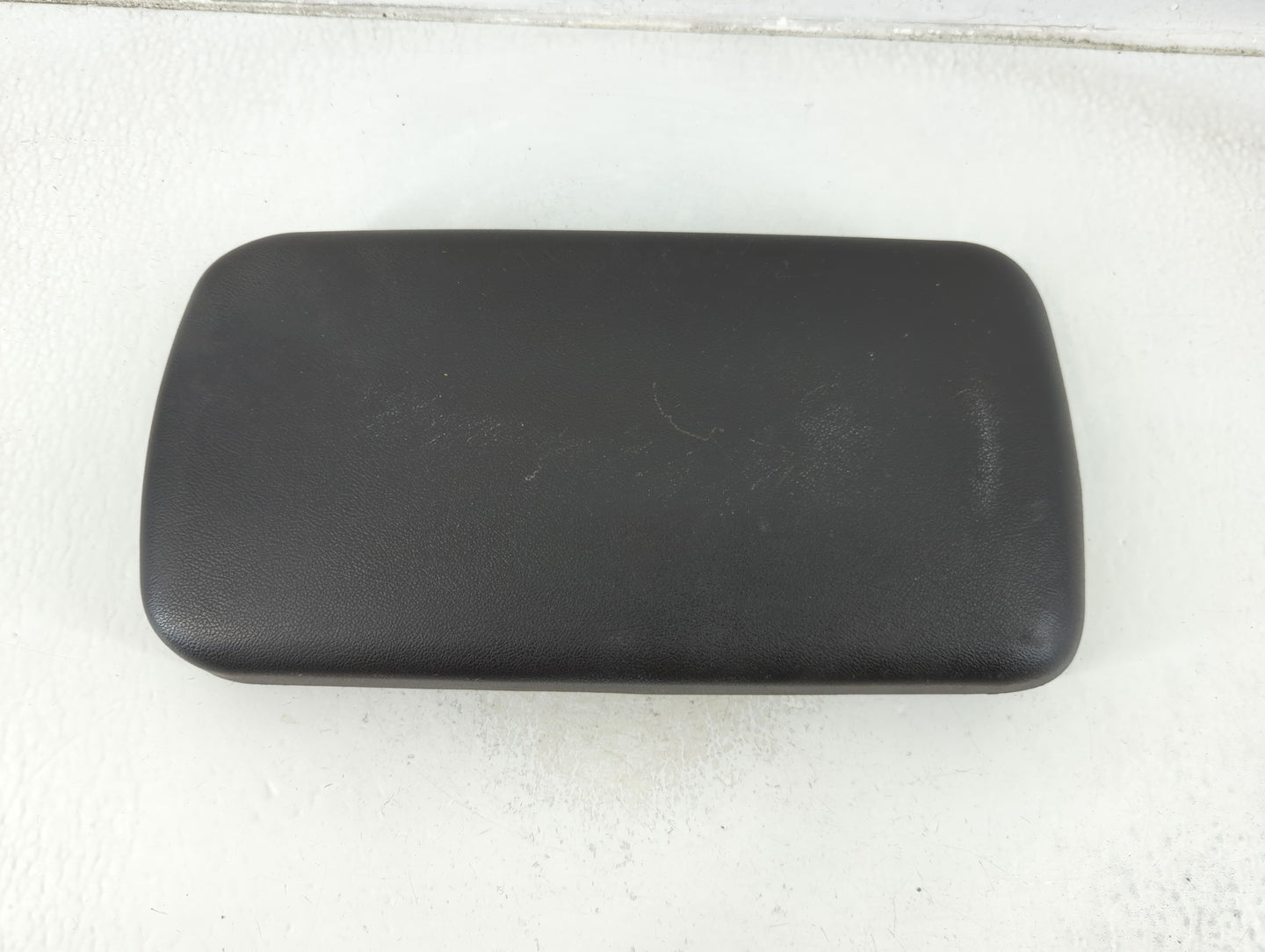 2006-2010 Pontiac G6 Center Console Armrest Cover Lid P/N:22713736 Fits Fits 2006 2007 2008 2009 2010 OEM Used Auto Parts - 