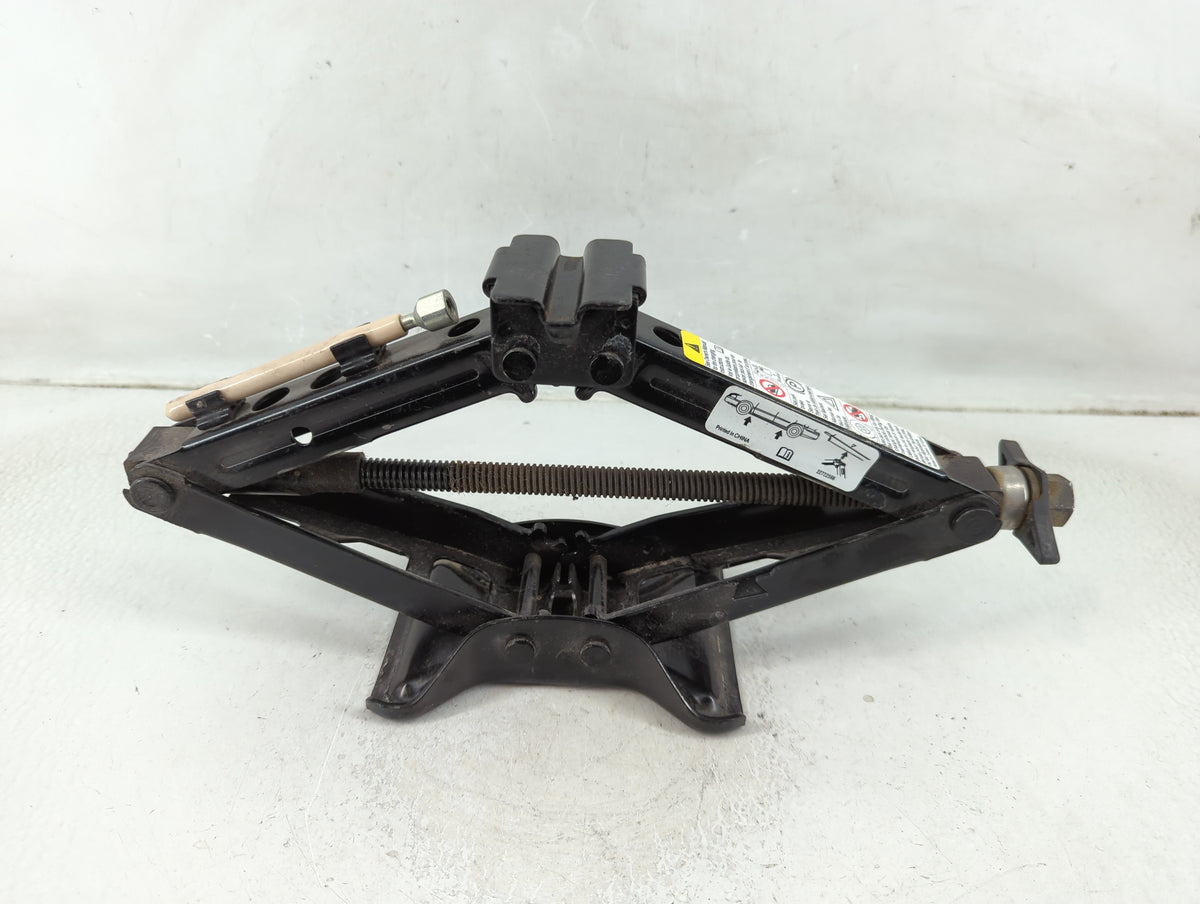 2010 Pontiac G6 Spare Scissor Car Jack - Oemusedautoparts1.com