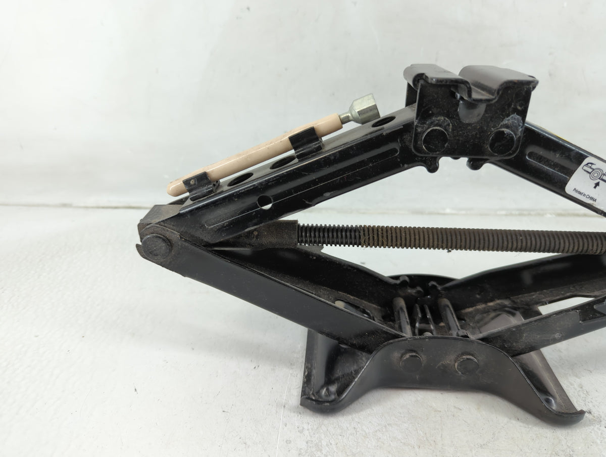 2010 Pontiac G6 Spare Scissor Car Jack - Oemusedautoparts1.com