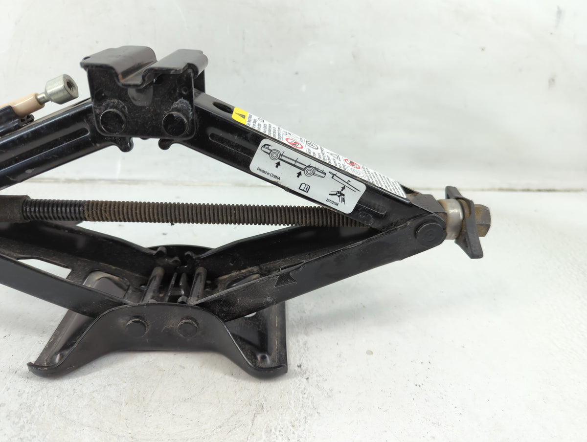 2010 Pontiac G6 Spare Scissor Car Jack - Oemusedautoparts1.com