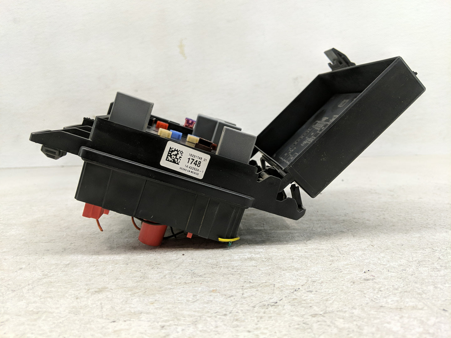 2009-2010 Pontiac G6 Fusebox Fuse Box Panel Relay Module Fits Fits 2009 2010 OEM Used Auto Parts - Oemusedautoparts1.com