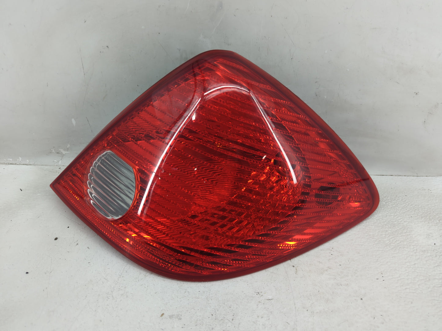 2005-2010 Pontiac G6 Tail Light Assembly Passenger Right OEM P/N:15242809M Fits Fits 2005 2006 2007 2008 2009 2010 OEM Used 