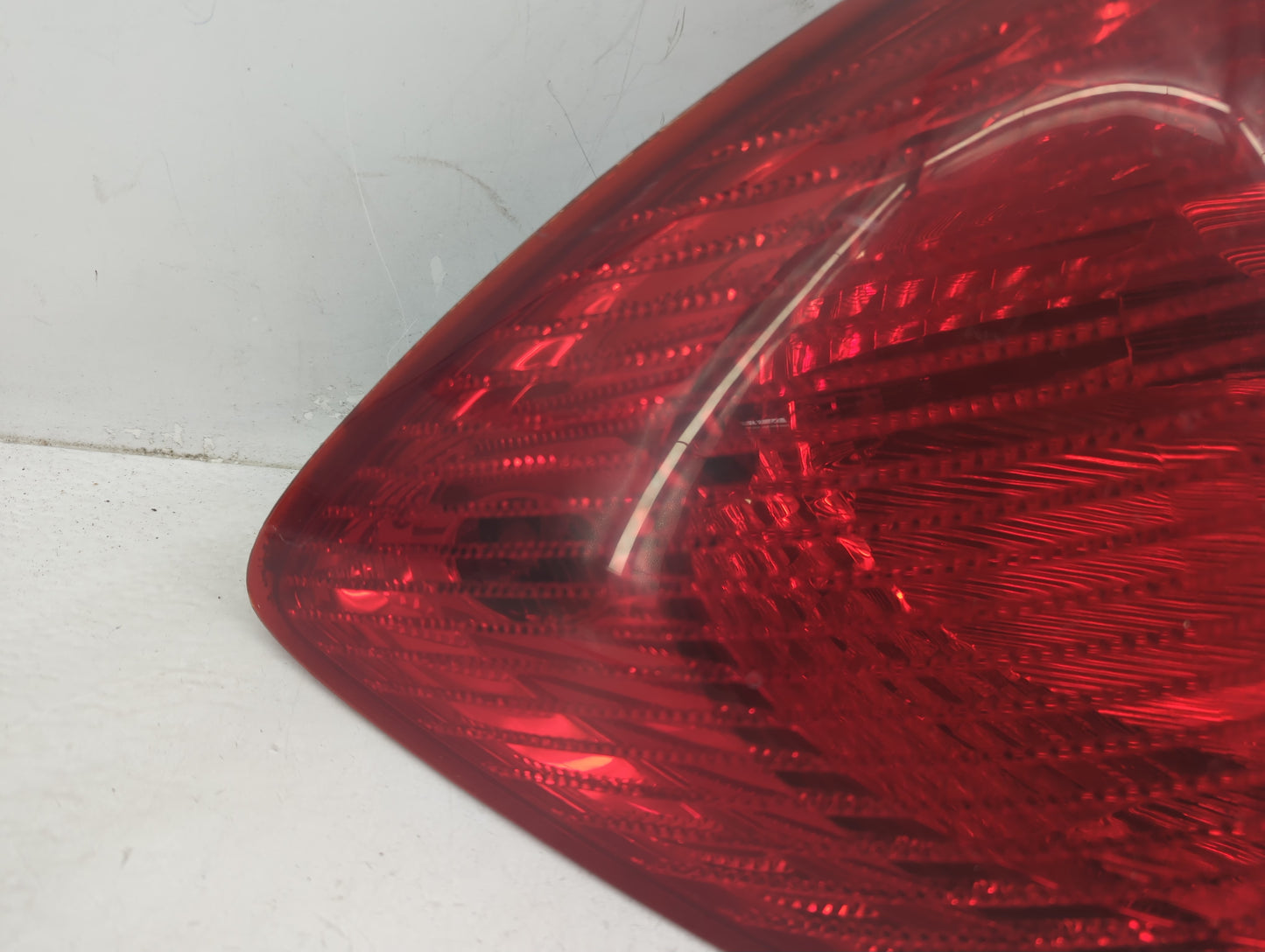 2005-2010 Pontiac G6 Tail Light Assembly Passenger Right OEM Fits Fits 2005 2006 2007 2008 2009 2010 OEM Used Auto Parts - O
