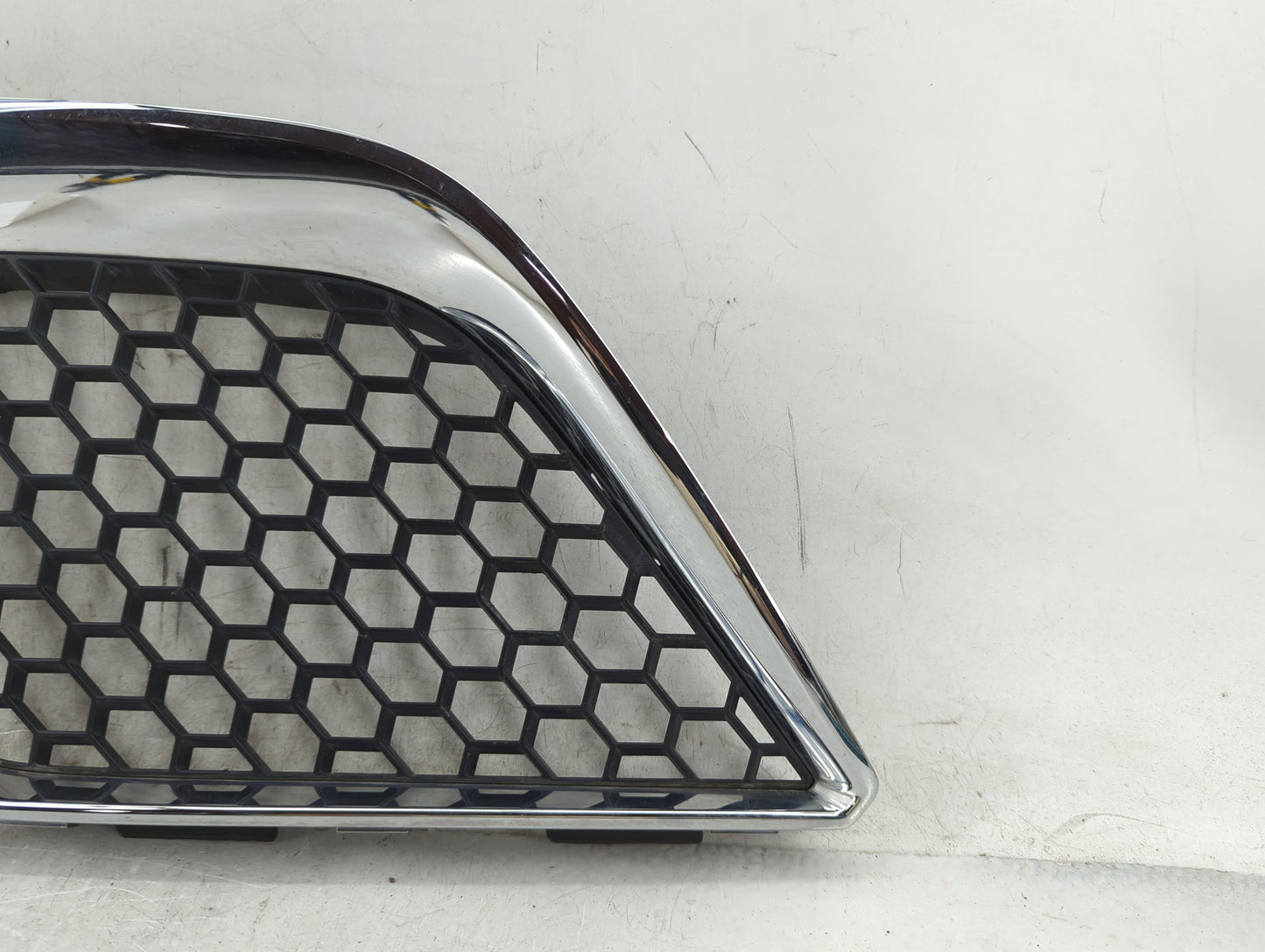 2009-2010 Pontiac G6 Front Grille Bumper Not Included - Oemusedautoparts1.com