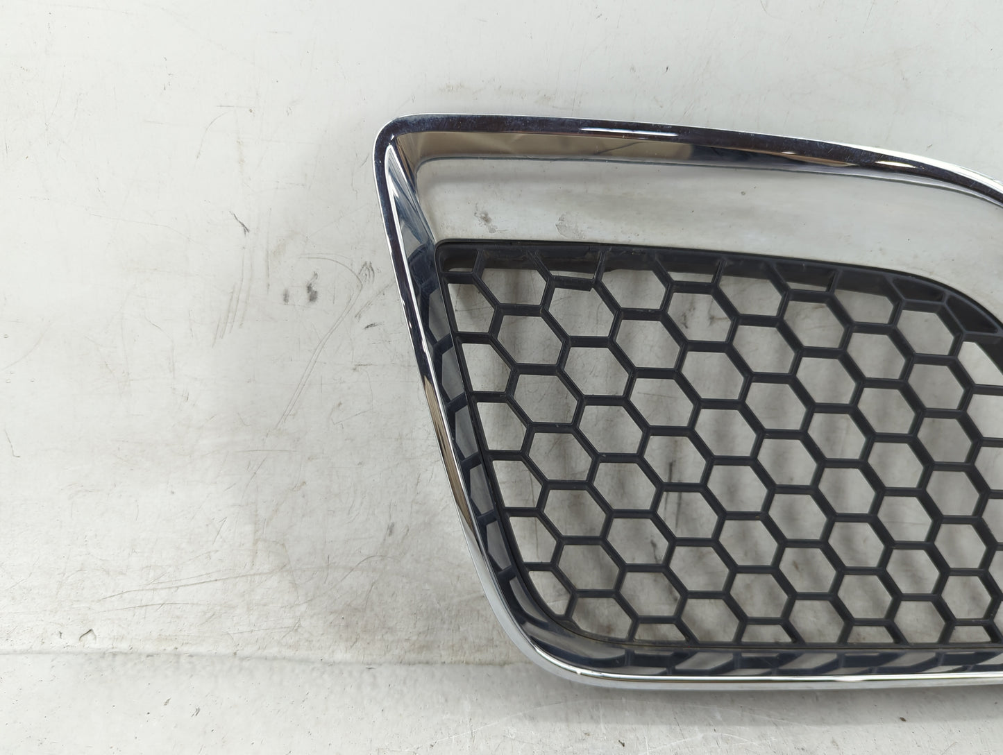 2009-2010 Pontiac G6 Front Grille Bumper Not Included - Oemusedautoparts1.com