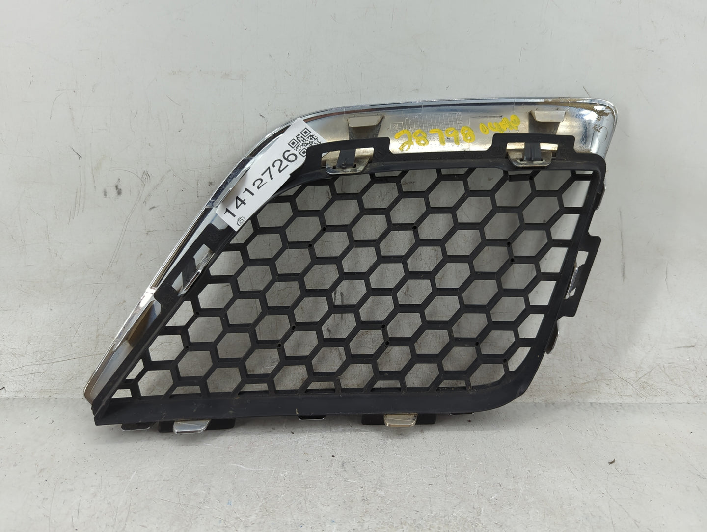 2009-2010 Pontiac G6 Front Grille Bumper Not Included - Oemusedautoparts1.com