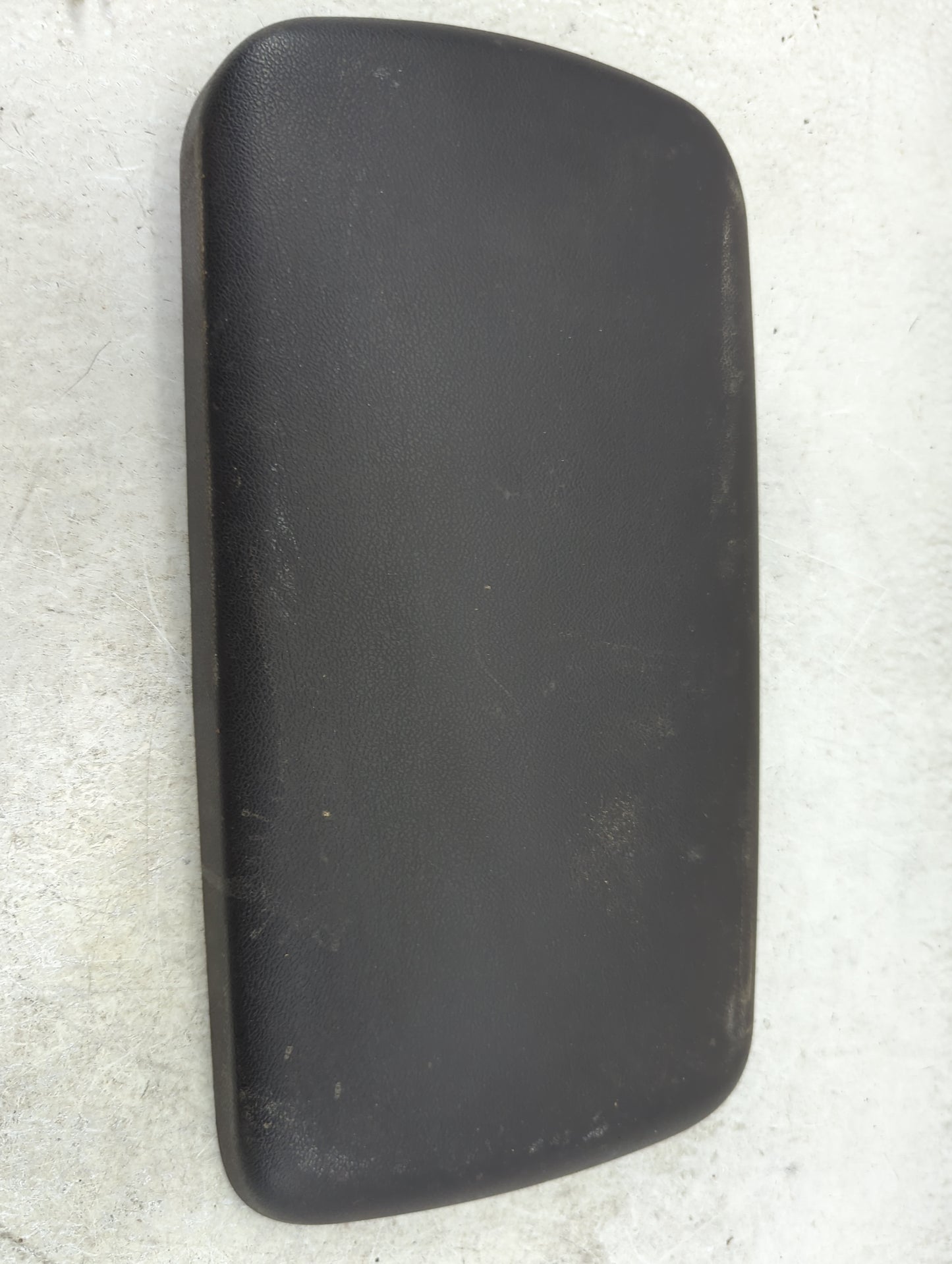 2010 Pontiac G6 Center Console Armrest Cover Lid Fits OEM Used Auto Parts - Oemusedautoparts1.com