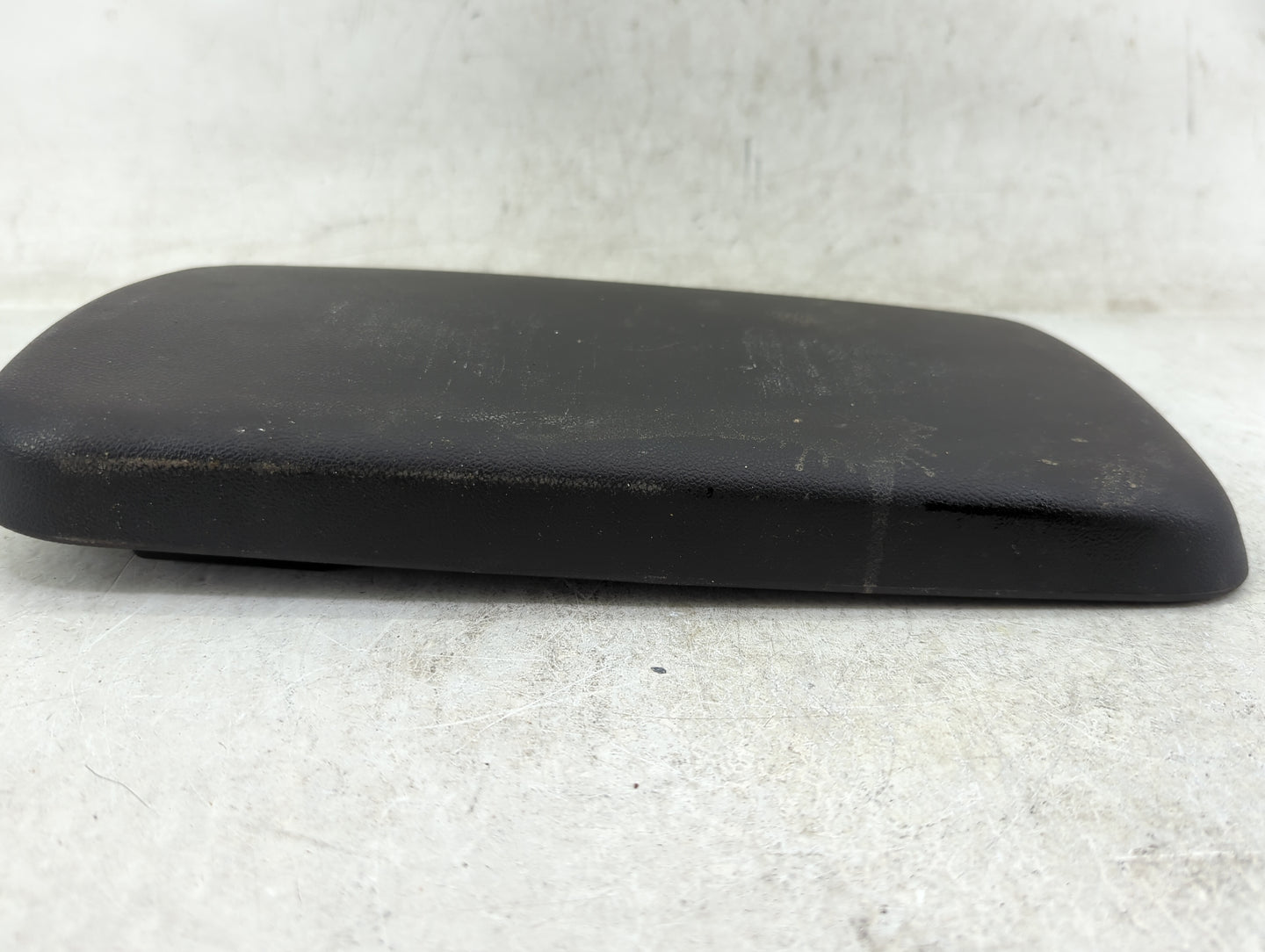 2010 Pontiac G6 Center Console Armrest Cover Lid Fits OEM Used Auto Parts - Oemusedautoparts1.com