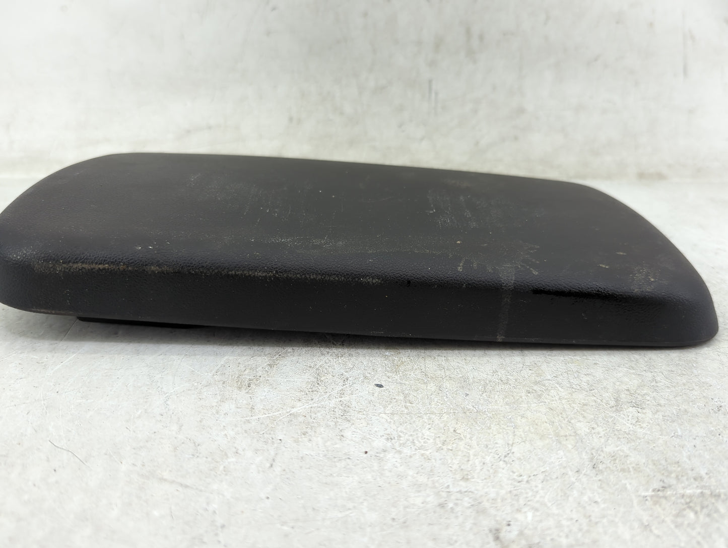 2010 Pontiac G6 Center Console Armrest Cover Lid Fits OEM Used Auto Parts - Oemusedautoparts1.com