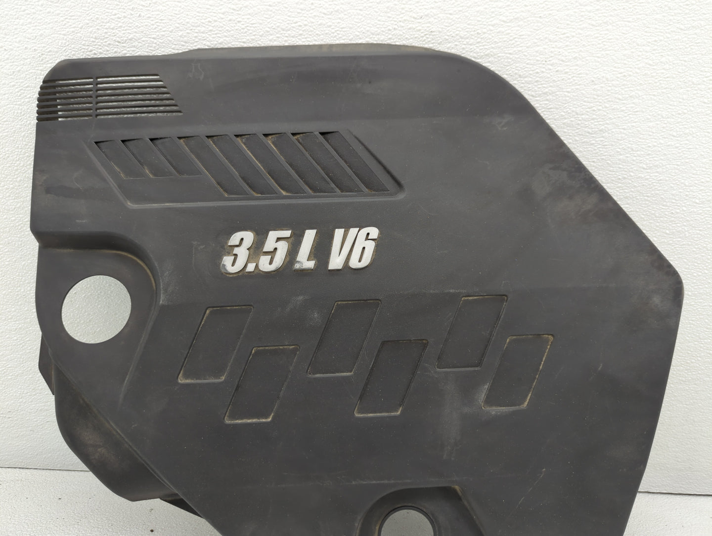 2010 Pontiac G6 Engine Cover - Oemusedautoparts1.com
