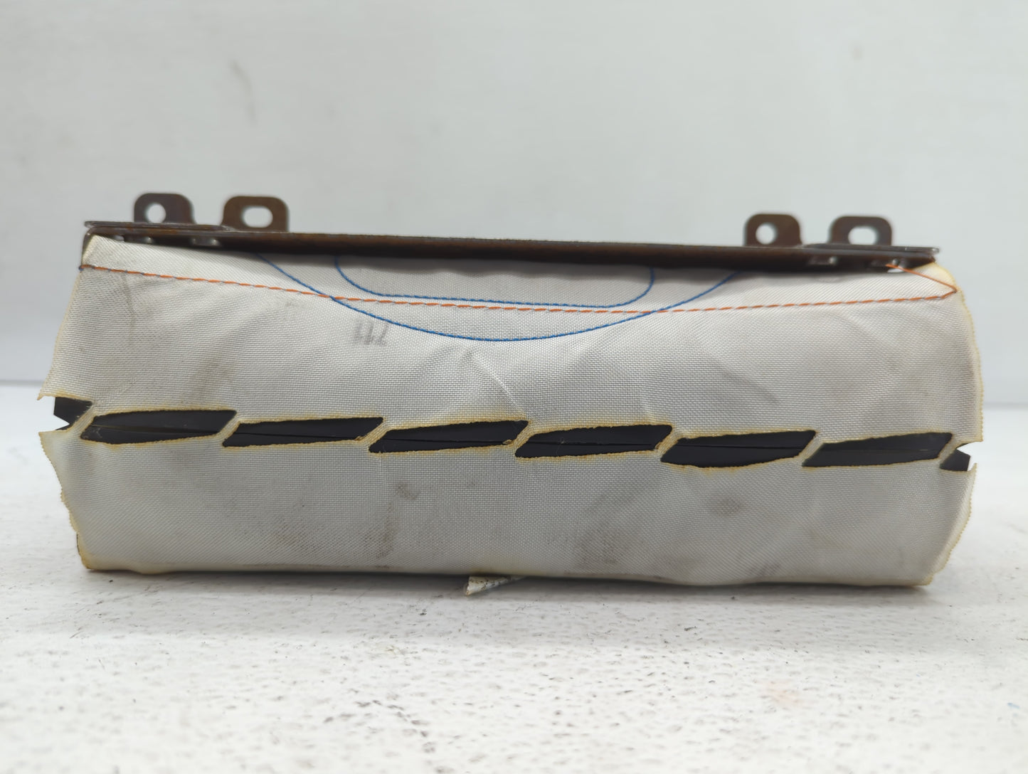 2005-2010 Pontiac G6 Air Bag Driver Left Steering Wheel Mounted Fits Fits 2005 2006 2007 2008 2009 2010 OEM Used Auto Parts 