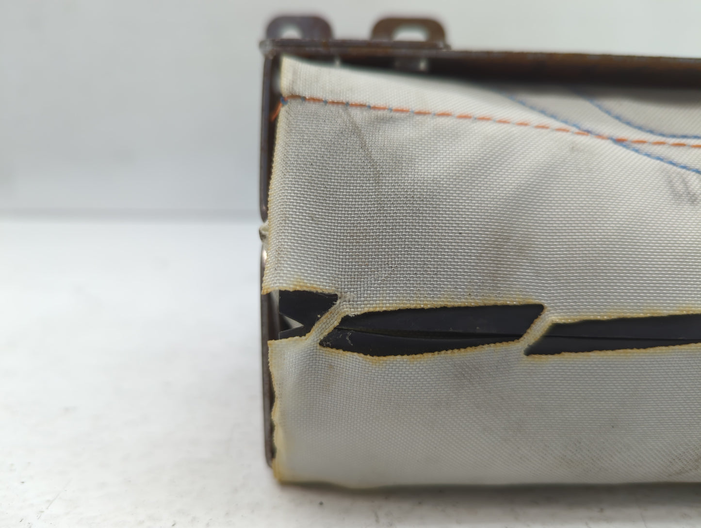 2005-2010 Pontiac G6 Air Bag Driver Left Steering Wheel Mounted Fits Fits 2005 2006 2007 2008 2009 2010 OEM Used Auto Parts 