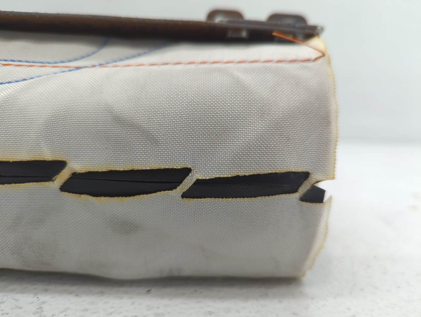 2005-2010 Pontiac G6 Air Bag Driver Left Steering Wheel Mounted Fits Fits 2005 2006 2007 2008 2009 2010 OEM Used Auto Parts 