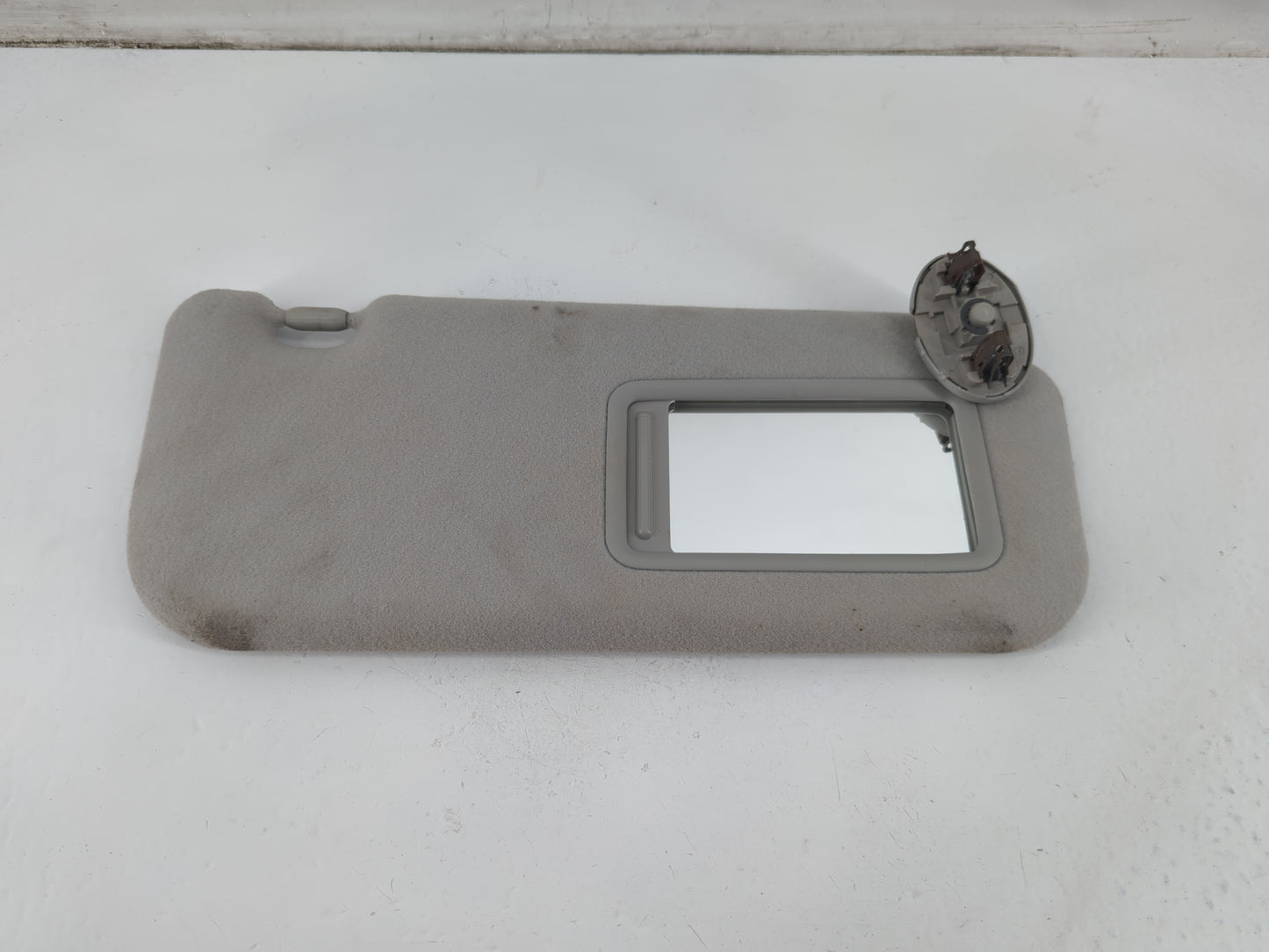 2009-2010 Pontiac Vibe Sun Visor Shade Replacement Passenger Right Mirror Fits Fits 2009 2010 OEM Used Auto Parts - Oemuseda
