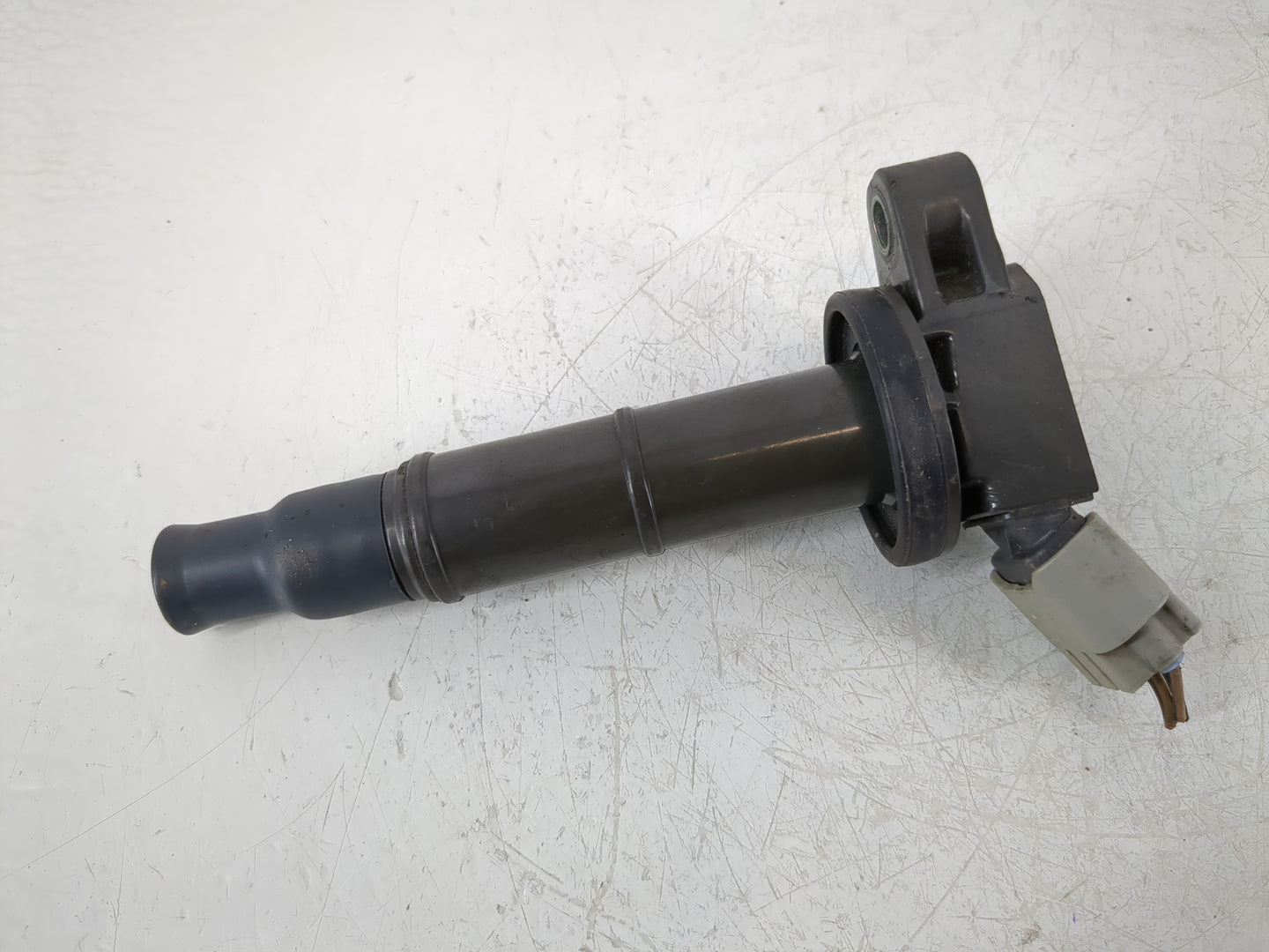 2009-2010 Pontiac Vibe Ignition Coil Igniter Pack - Oemusedautoparts1.com