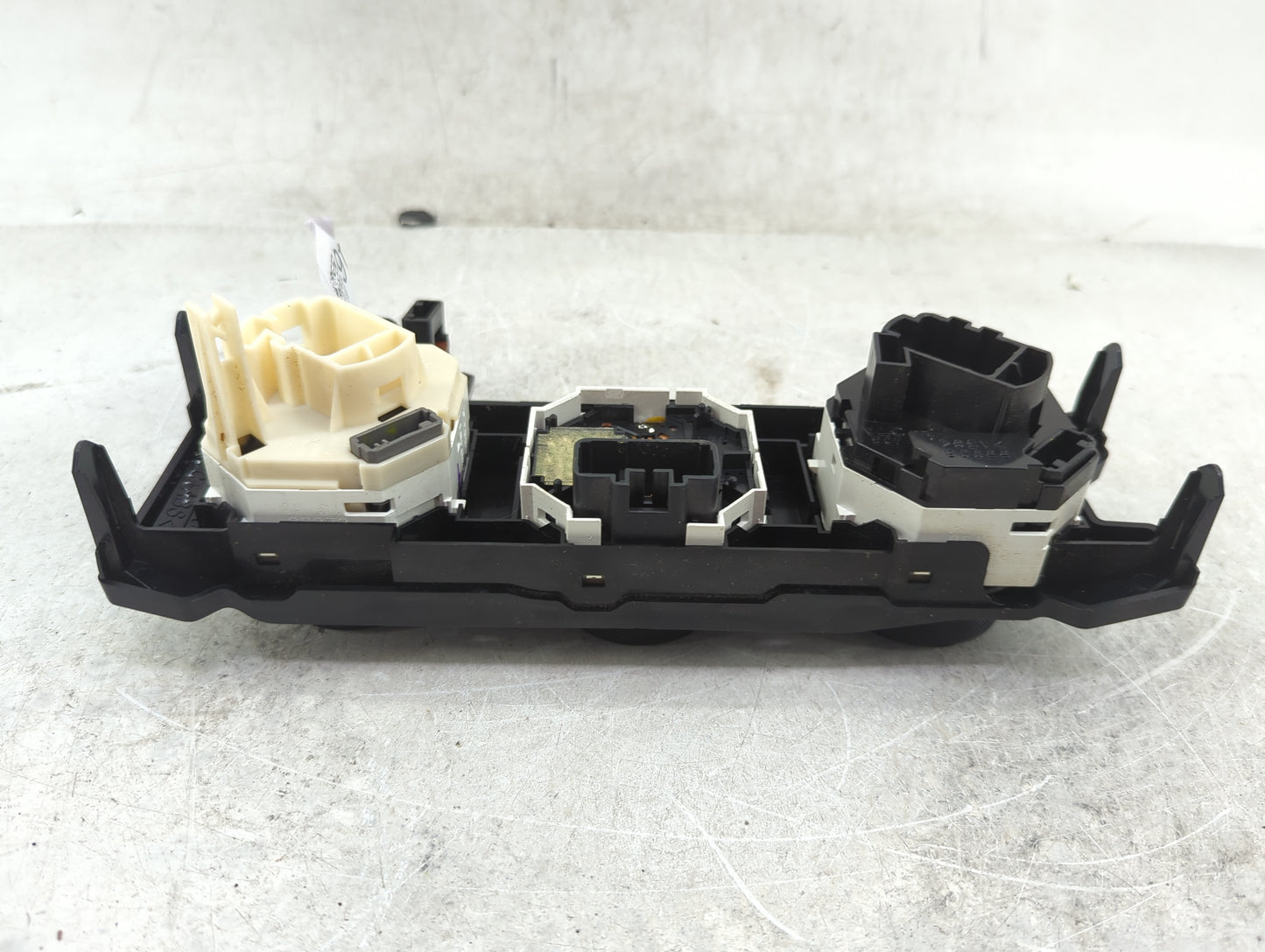 2009-2010 Pontiac Vibe Climate Control Module Temperature AC/Heater Replacement P/N:75D403 Fits Fits 2009 2010 OEM Used Auto