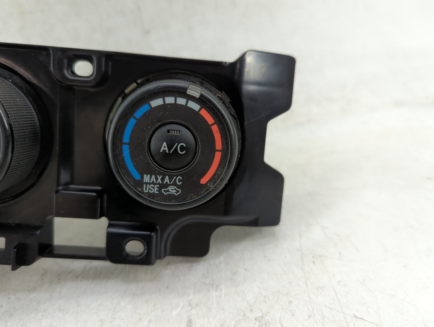 2009-2010 Pontiac Vibe Climate Control Module Temperature AC/Heater Replacement Fits Fits 2009 2010 OEM Used Auto Parts - Oe
