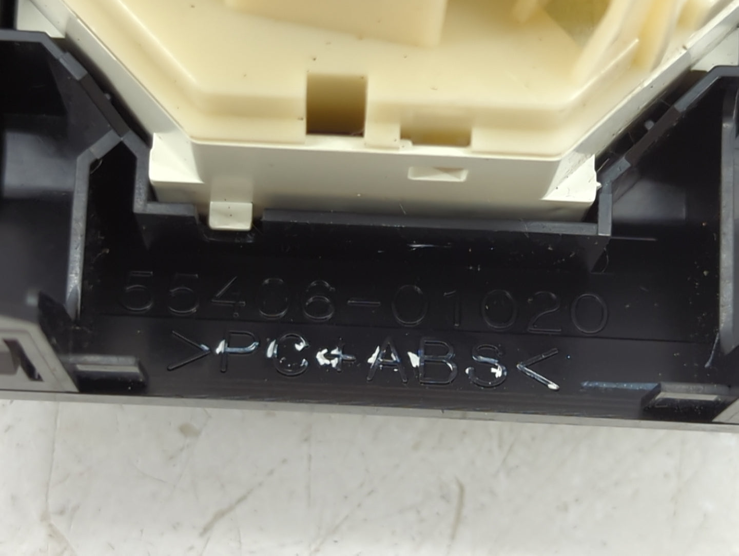 2009-2010 Pontiac Vibe Climate Control Module Temperature AC/Heater Replacement Fits Fits 2009 2010 OEM Used Auto Parts - Oe