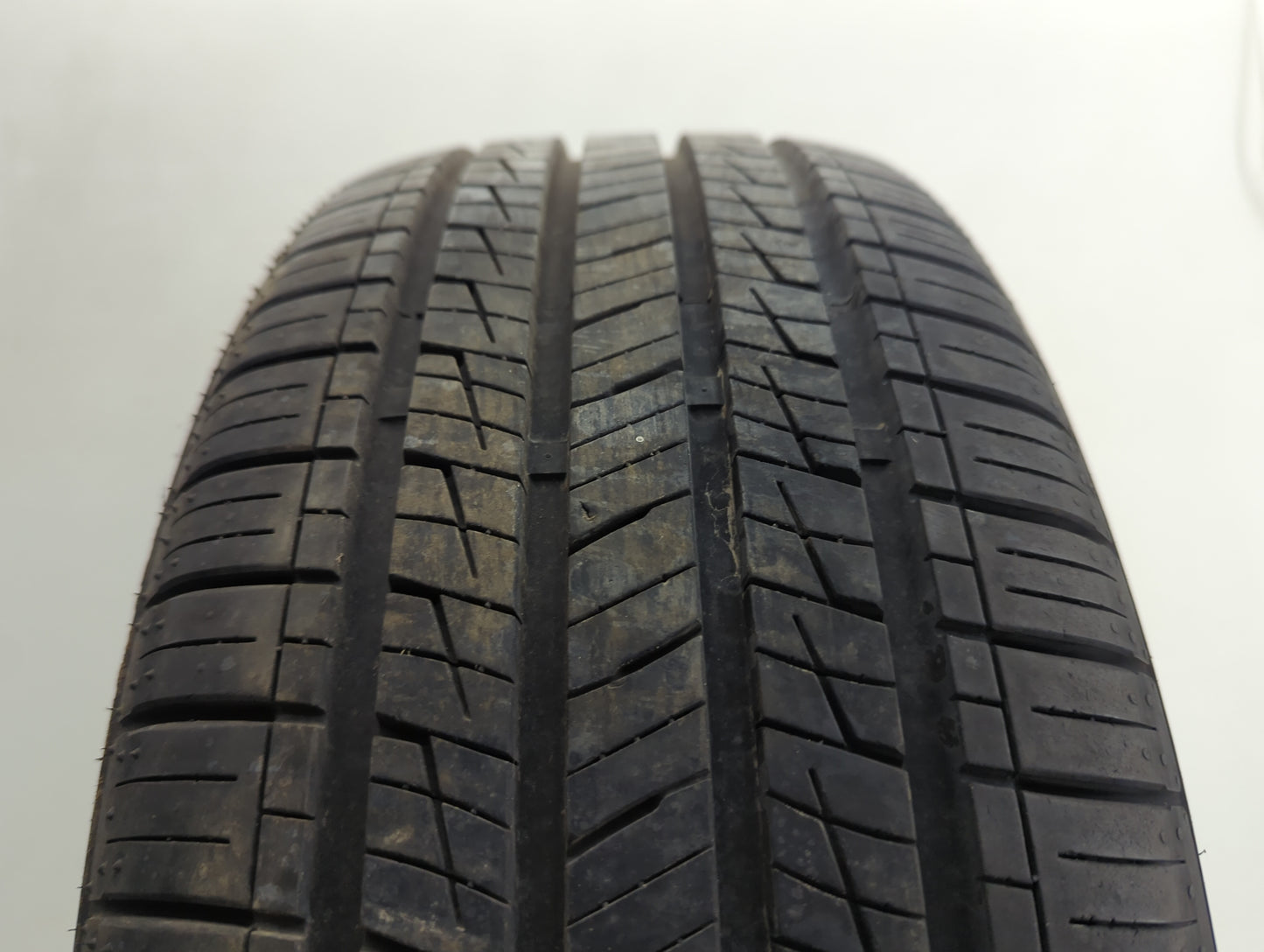 Used Tire 215/45R17 IRONHEAD REFLEX IHO1 87W - Tread Depth 8/32 - Oemusedautoparts1.com