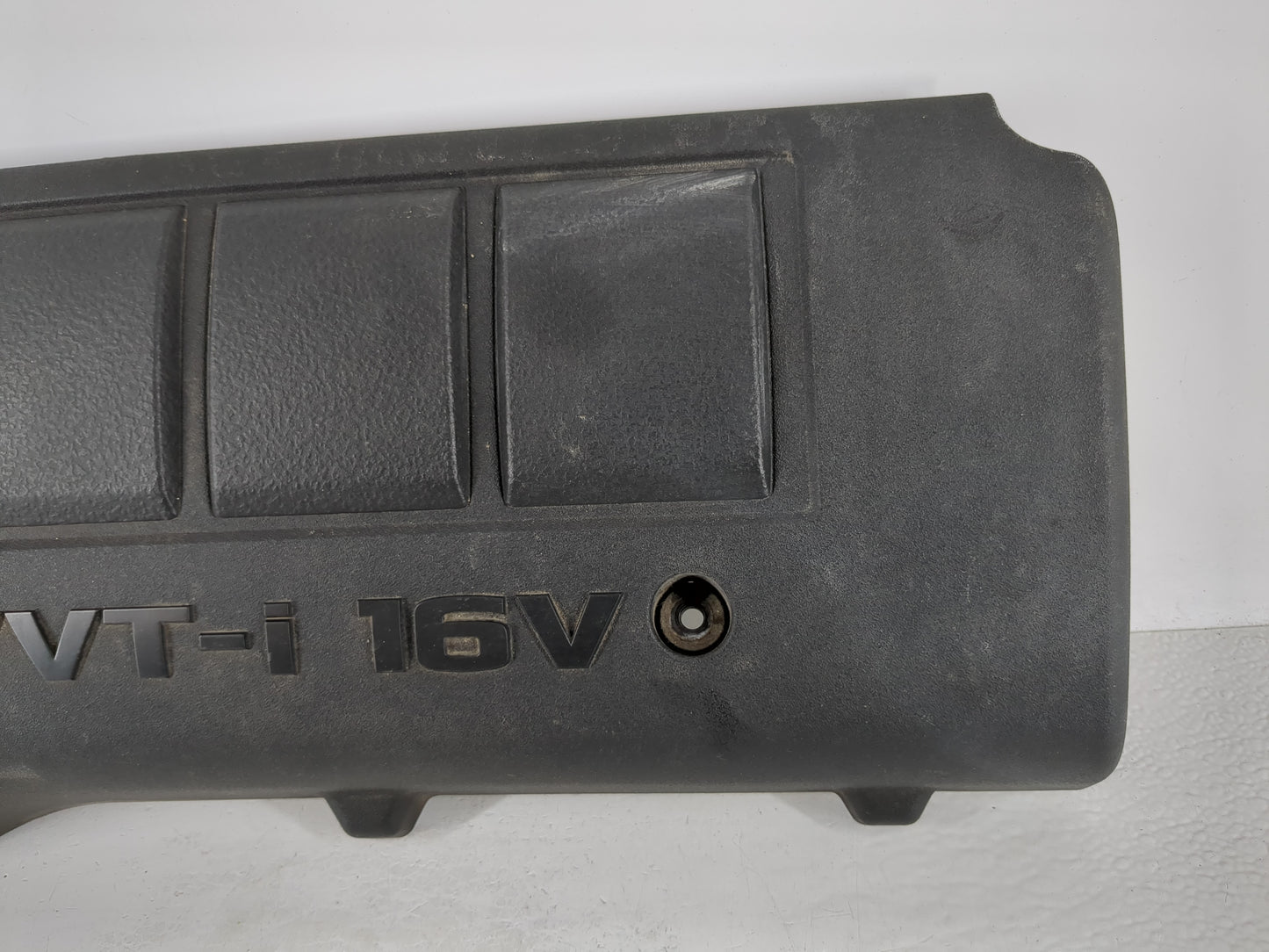 2010 Pontiac Vibe Vibe Engine Cover - Oemusedautoparts1.com