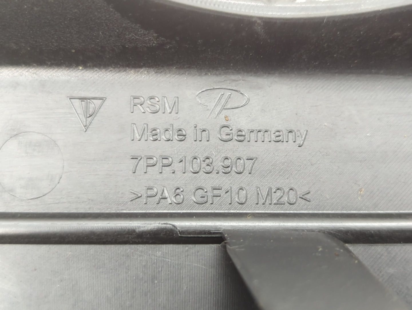 2010 Porsche Panamera Engine Cover - Oemusedautoparts1.com