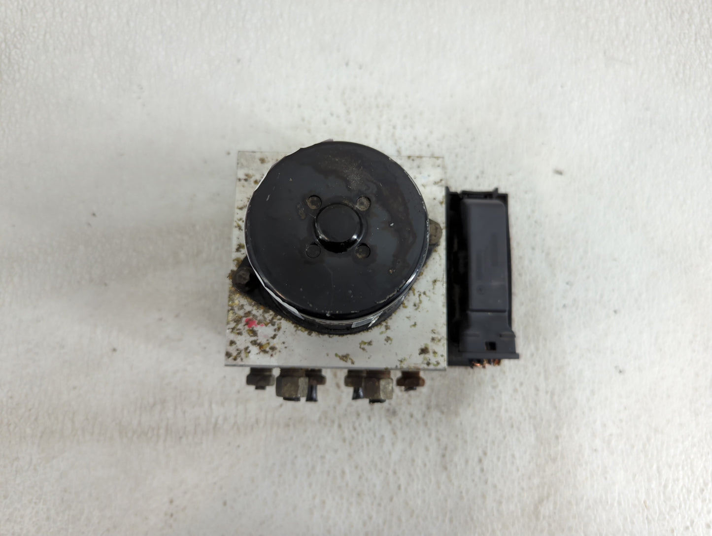 2010 Saab 9-5 ABS Pump Control Module Replacement P/N:13332549 Fits OEM Used Auto Parts - Oemusedautoparts1.com