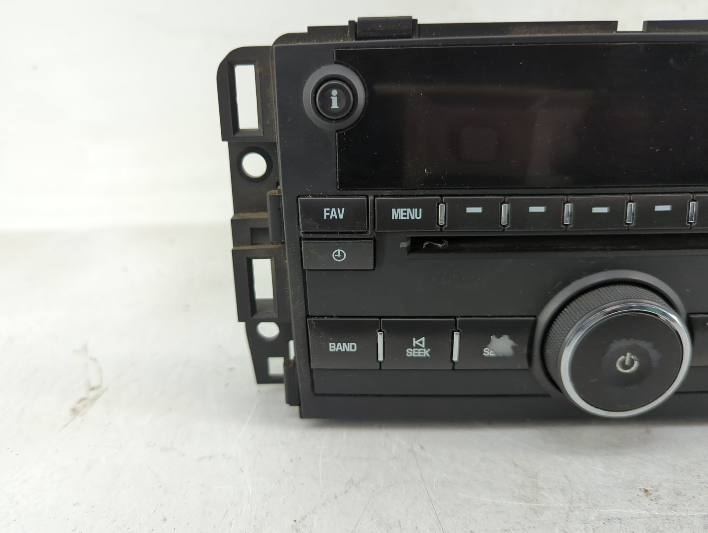 2010 Saturn Outlook Radio AM FM Cd Player Receiver Replacement P/N:20918591 Fits OEM Used Auto Parts - Oemusedautoparts1.com