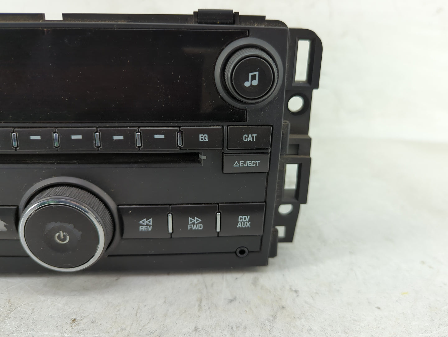 2010 Saturn Outlook Radio AM FM Cd Player Receiver Replacement P/N:20918591 Fits OEM Used Auto Parts - Oemusedautoparts1.com