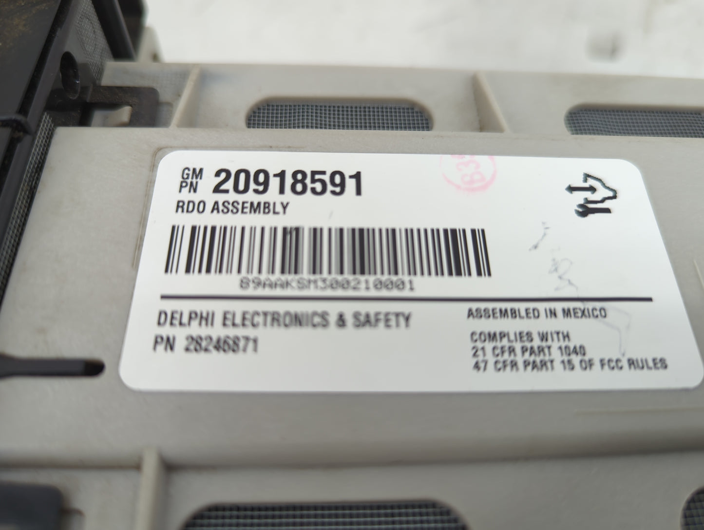 2010 Saturn Outlook Radio AM FM Cd Player Receiver Replacement P/N:20918591 Fits OEM Used Auto Parts - Oemusedautoparts1.com