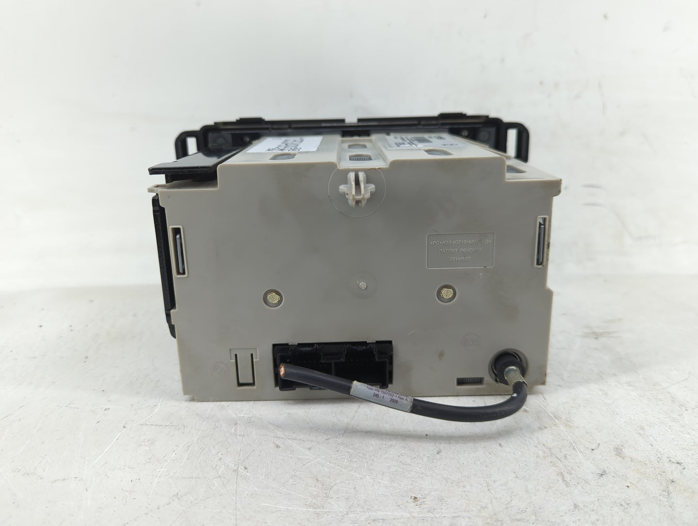 2010 Saturn Outlook Radio AM FM Cd Player Receiver Replacement P/N:20918591 Fits OEM Used Auto Parts - Oemusedautoparts1.com