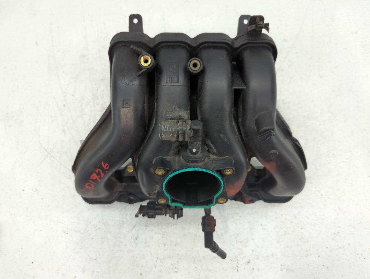 2008-2010 Saturn Sky Air Intake Manifold P/N:948686894 Fits Fits 2007 2008 2009 2010 2011 2012 OEM Used Auto Parts - Oemused