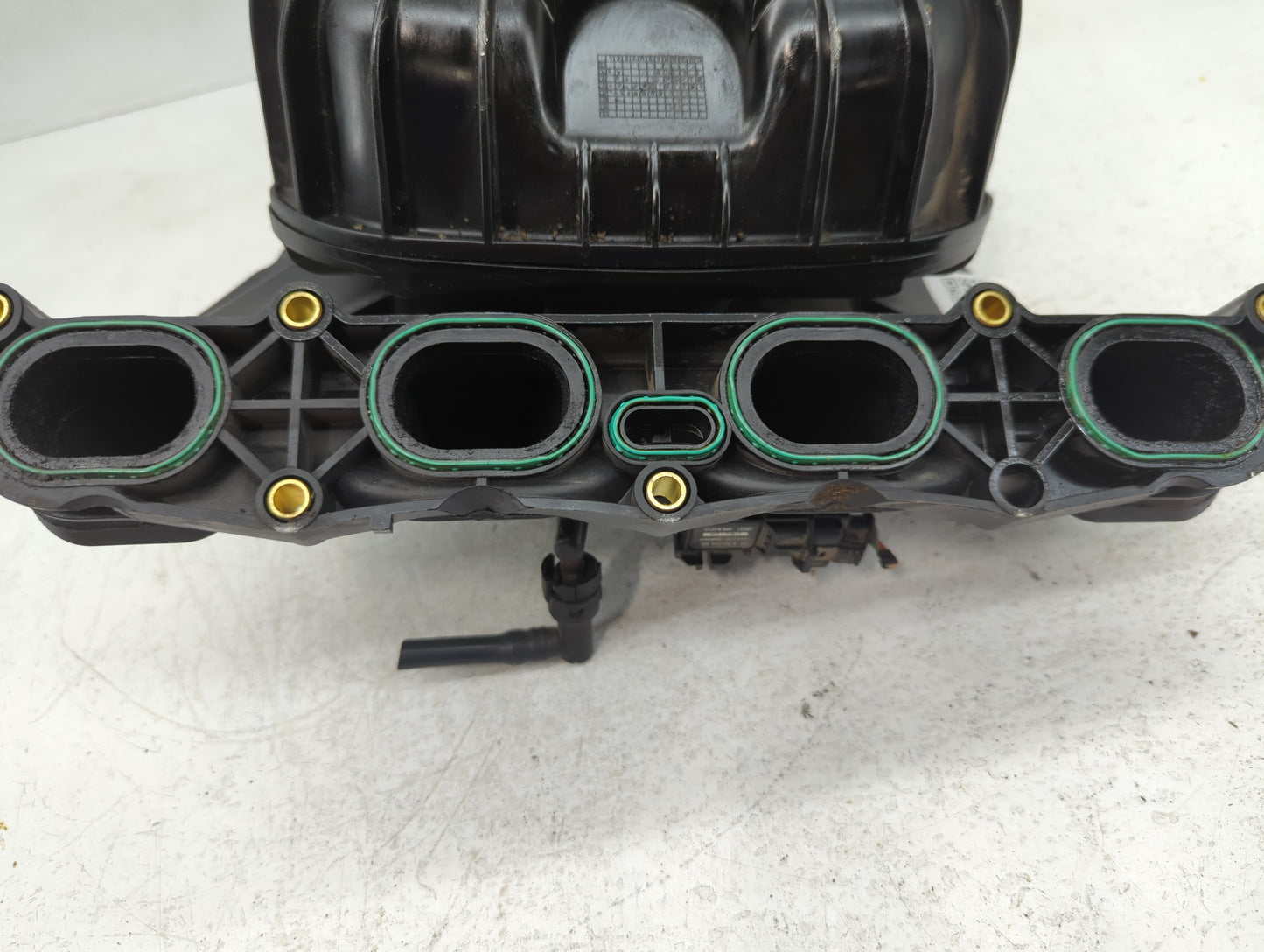 2008-2010 Saturn Sky Air Intake Manifold P/N:948686894 Fits Fits 2007 2008 2009 2010 2011 2012 OEM Used Auto Parts - Oemused