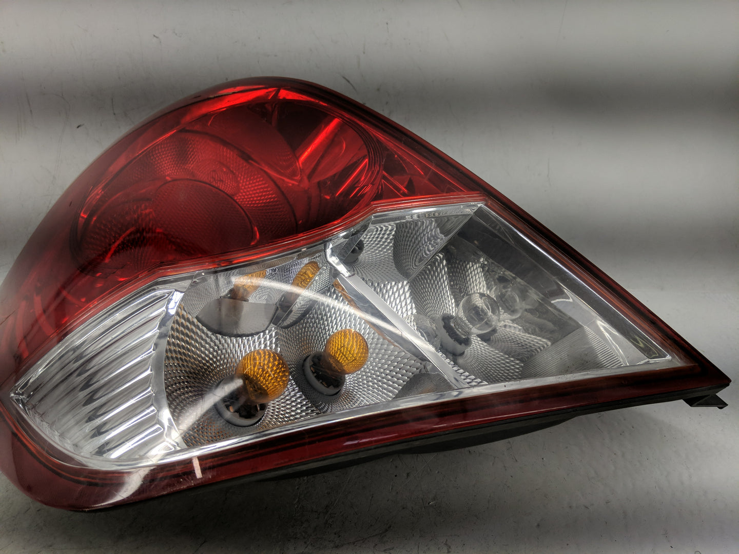 2008-2010 Saturn Vue Tail Light Assembly Driver Left OEM Fits Fits 2008 2009 2010 2012 OEM Used Auto Parts - Oemusedautopart
