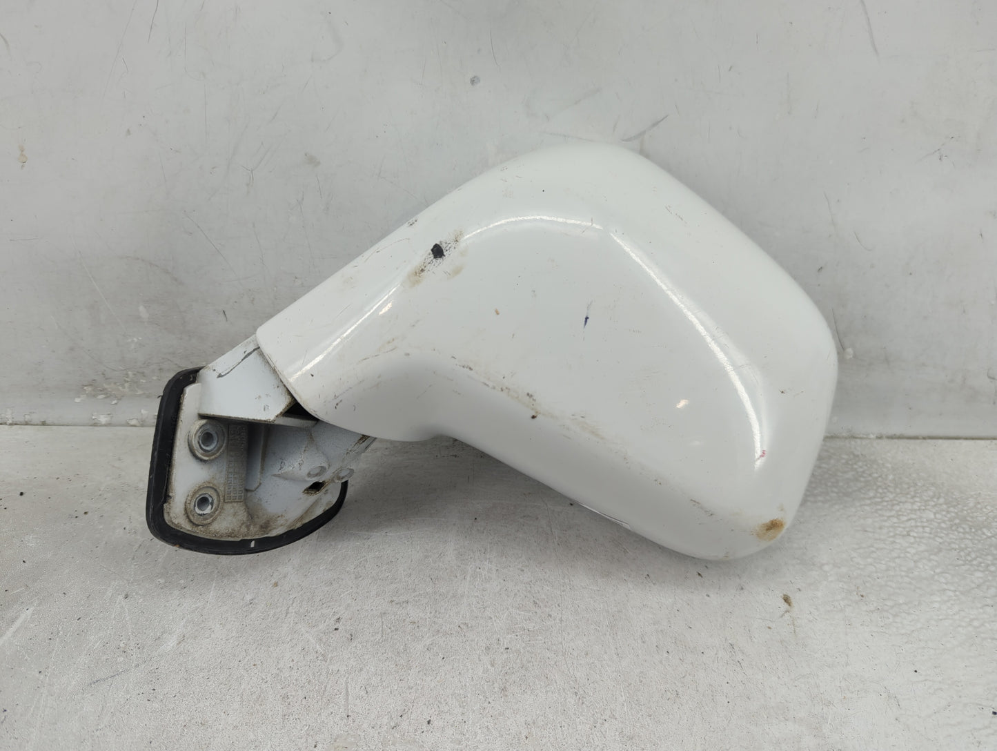 2008-2010 Saturn Vue Driver Side View Mirror - Left Door Mirror OEM Used - Oemusedautoparts1.com