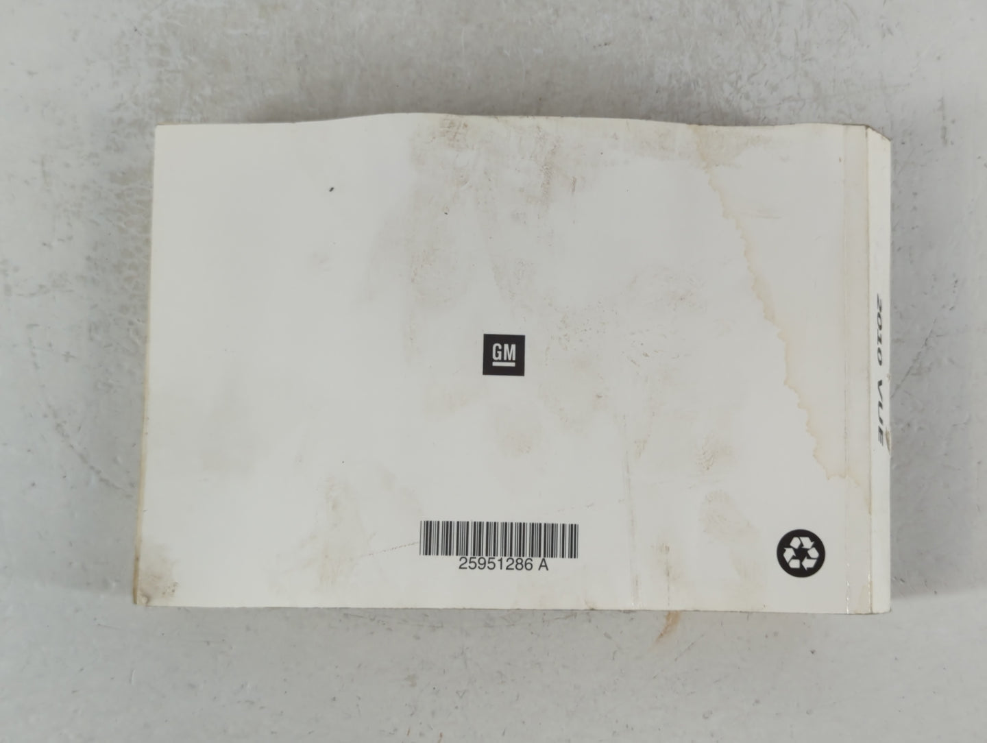 2010 Saturn Vue Owners Manual Book Guide P/N:25951286 A OEM Used Auto Parts - Oemusedautoparts1.com