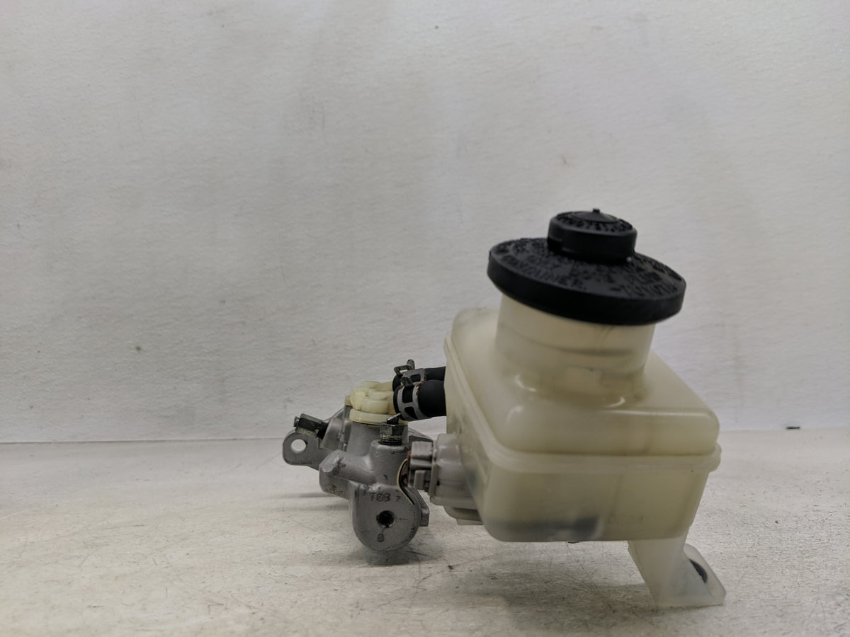 2005-2010 Scion Tc Brake Master Cylinder 1312080 - Oemusedautoparts1.com