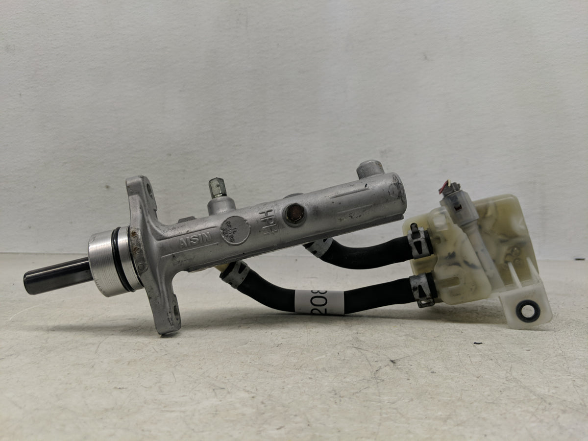 2005-2010 Scion Tc Brake Master Cylinder 1312080 - Oemusedautoparts1.com